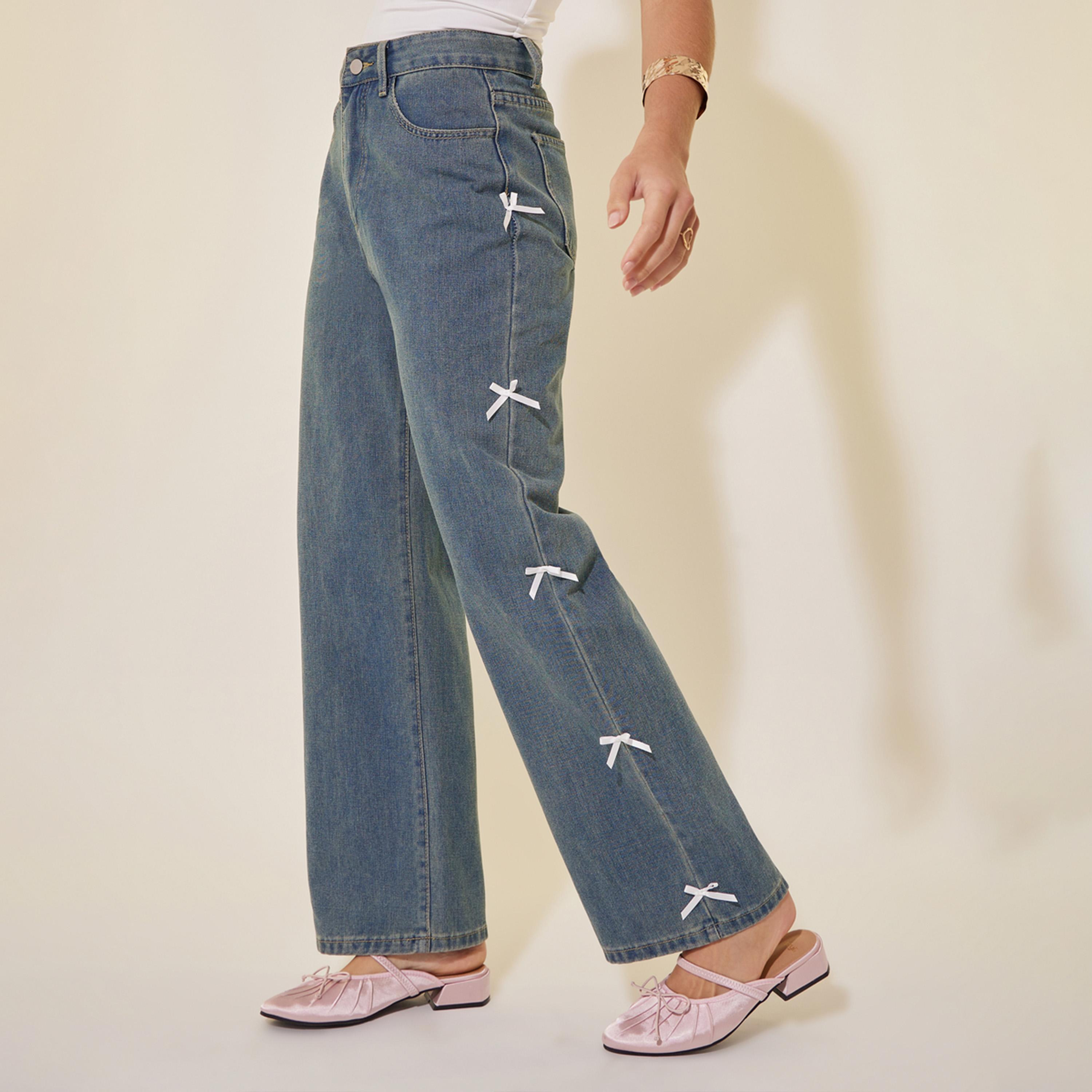 جينز بخصر متوسط وأرجل واسعة-women-clothing-bottoms-jeans-image-2