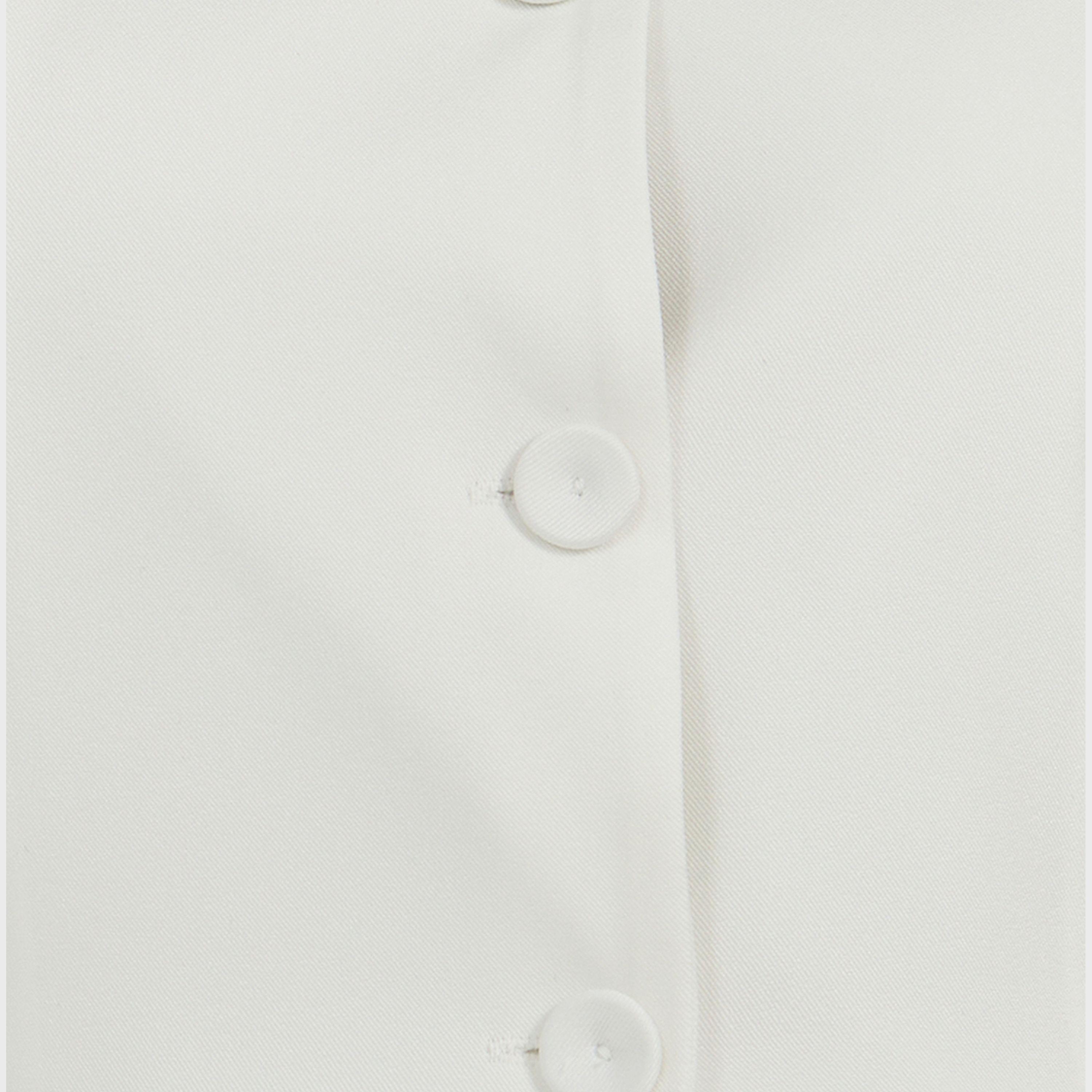 ستايلي - بلوزة طويلة بياقة دائرية وأزرار-women-clothing-shirtsandblouses-blouses-image-2
