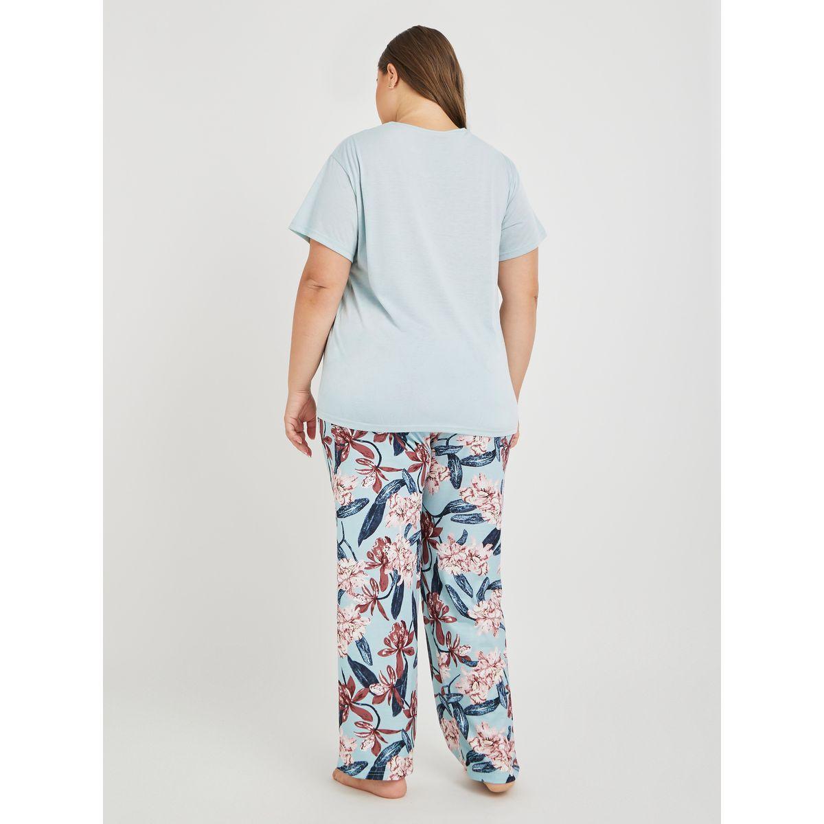 Styli Plus Size Solid V Neck T-Shirt and Floral Print Pyjama Set-women-clothing-nightwear-pyjamas-longsets-image-6