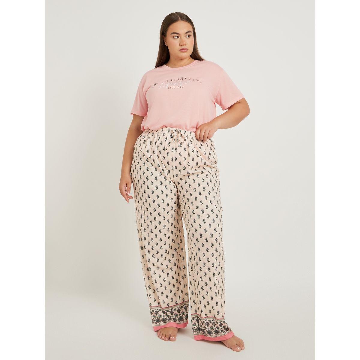 Styli Slogan Print Dropped Shoulder T-Shirt and All-Over Print Pyjama Set-women-clothing-nightwear-pyjamas-longsets-image-3