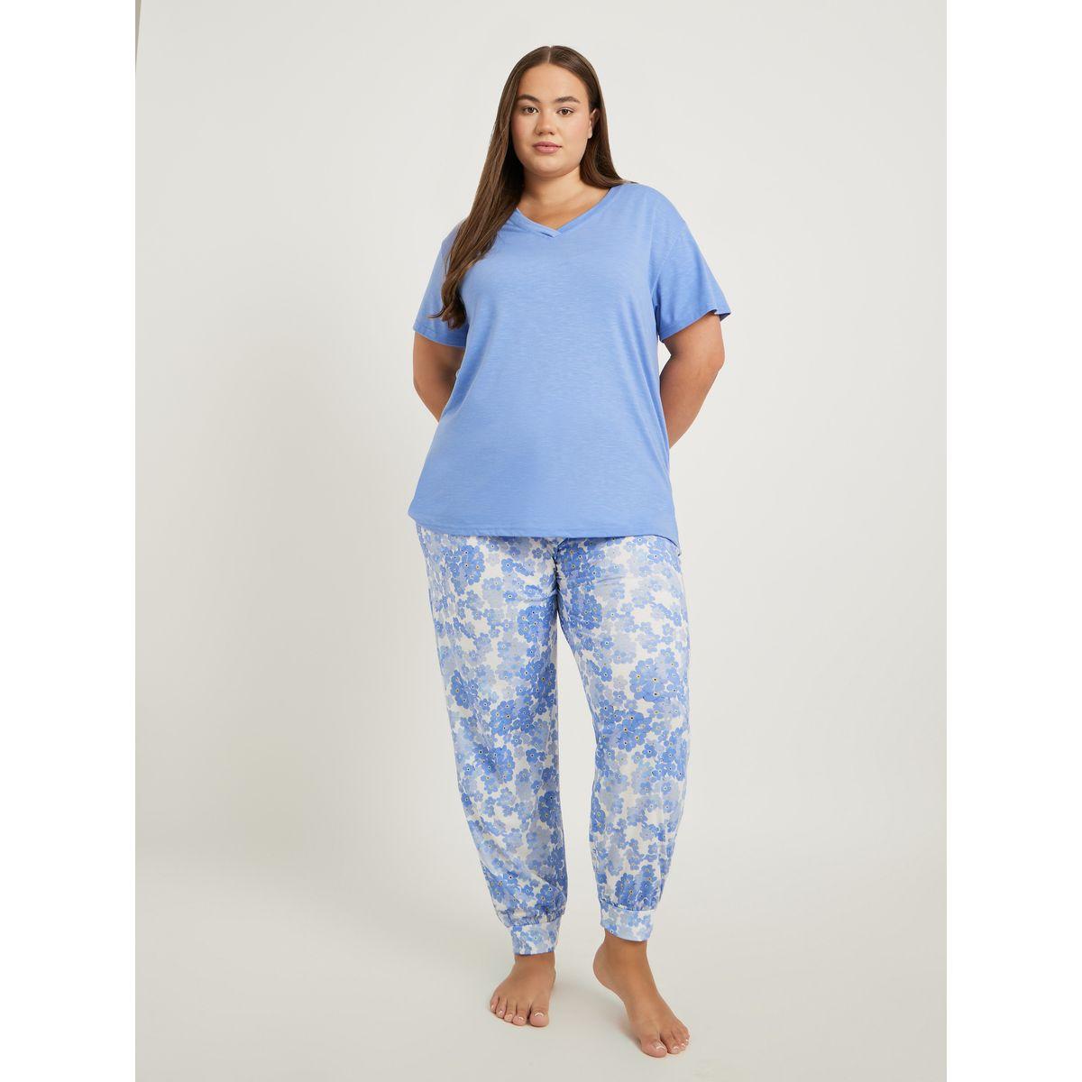 Styli Plus Size Slubbed V Neck T-Shirt and Floral Print Cuffed Pyjama Set-women-clothing-nightwear-pyjamas-longsets-image-2
