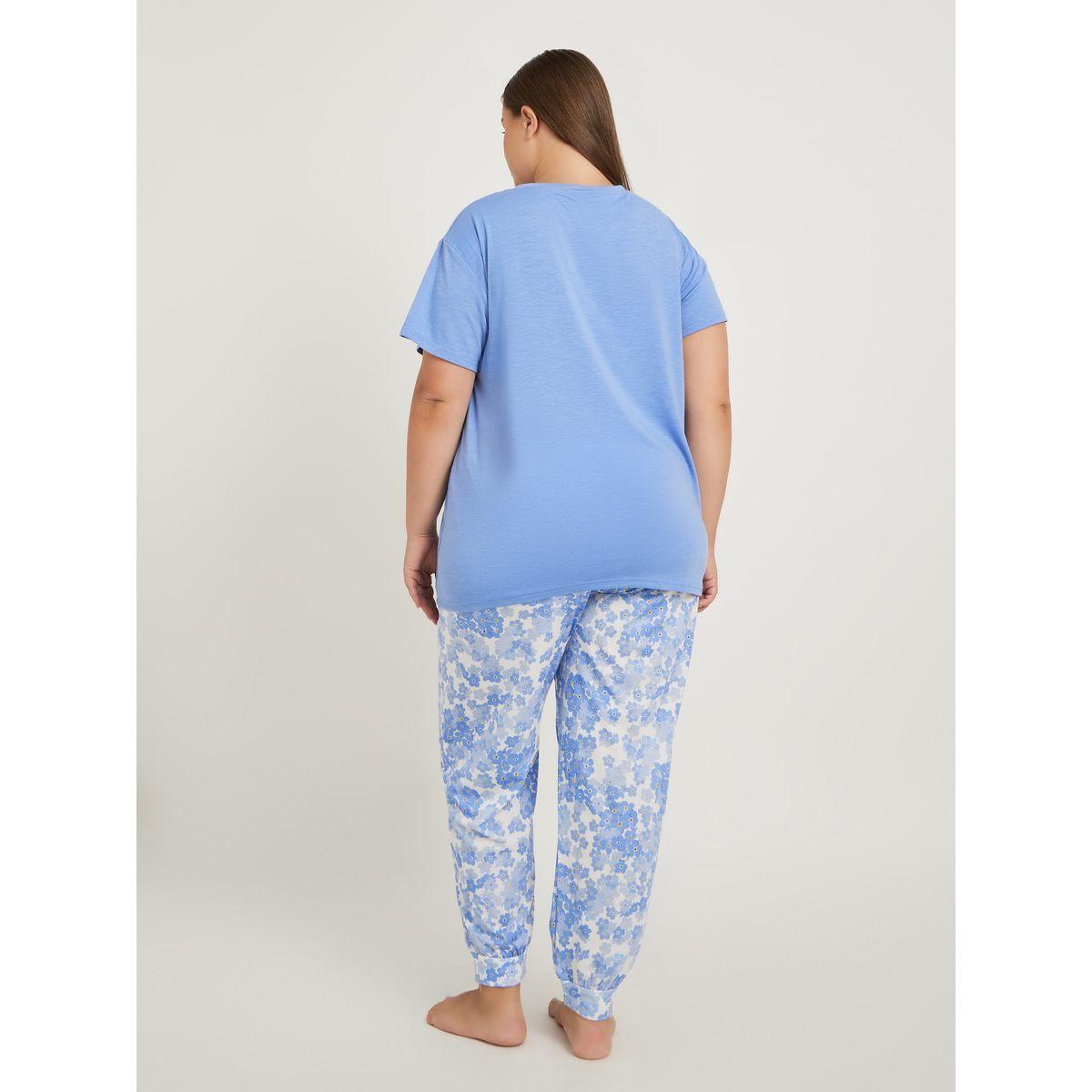 Styli Plus Size Slubbed V Neck T-Shirt and Floral Print Cuffed Pyjama Set-women-clothing-nightwear-pyjamas-longsets-image-6