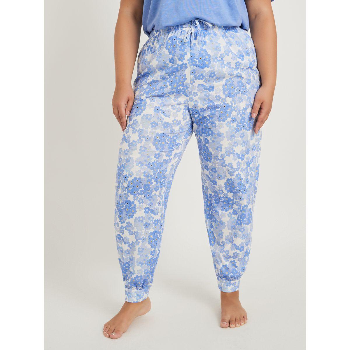 Styli Plus Size Slubbed V Neck T-Shirt and Floral Print Cuffed Pyjama Set-women-clothing-nightwear-pyjamas-longsets-image-7