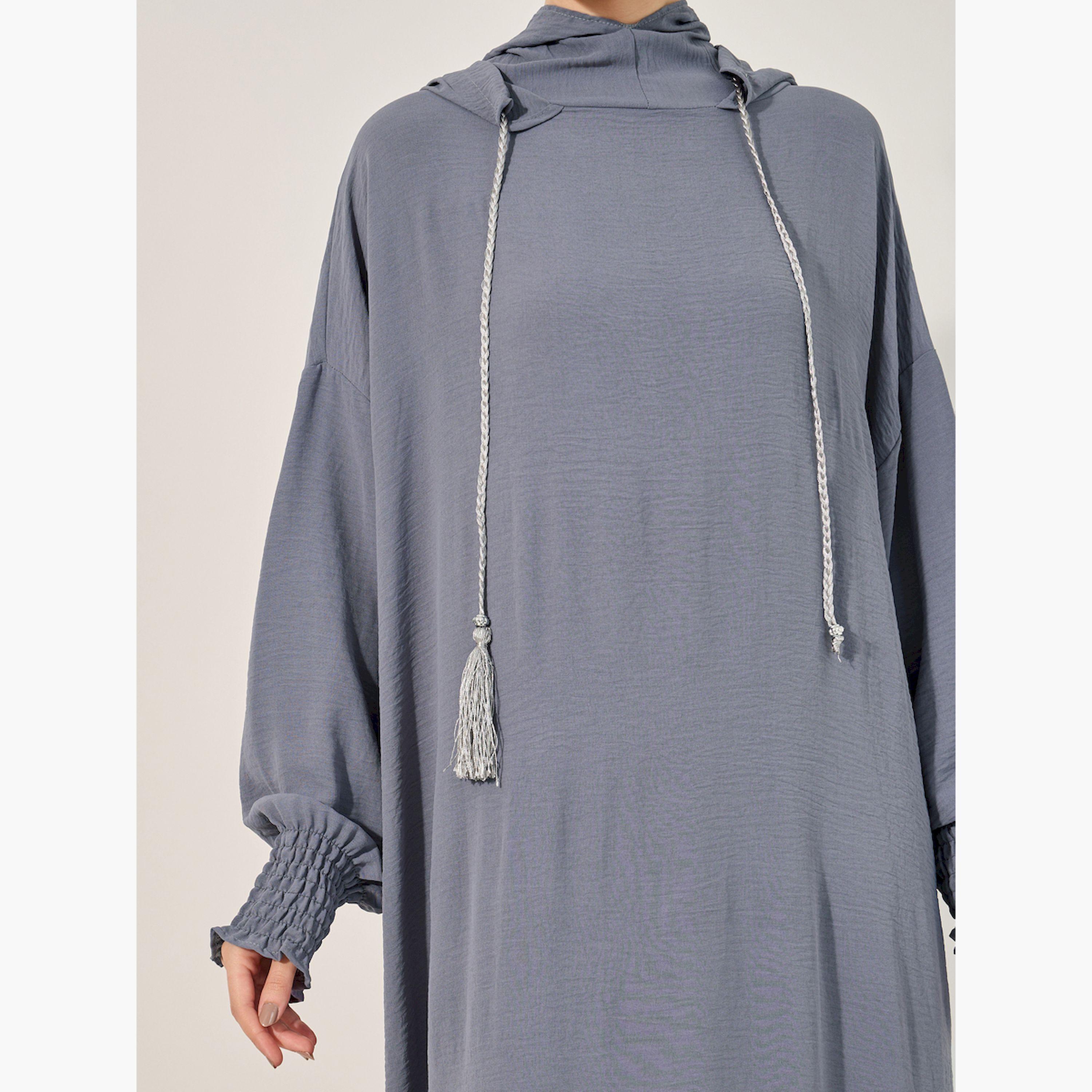 ستايلي - جلابية كبيرة الحجم بغطاء رأس وتفاصيل شراشيب-women-arabicclothing-jalabiyas-image-5