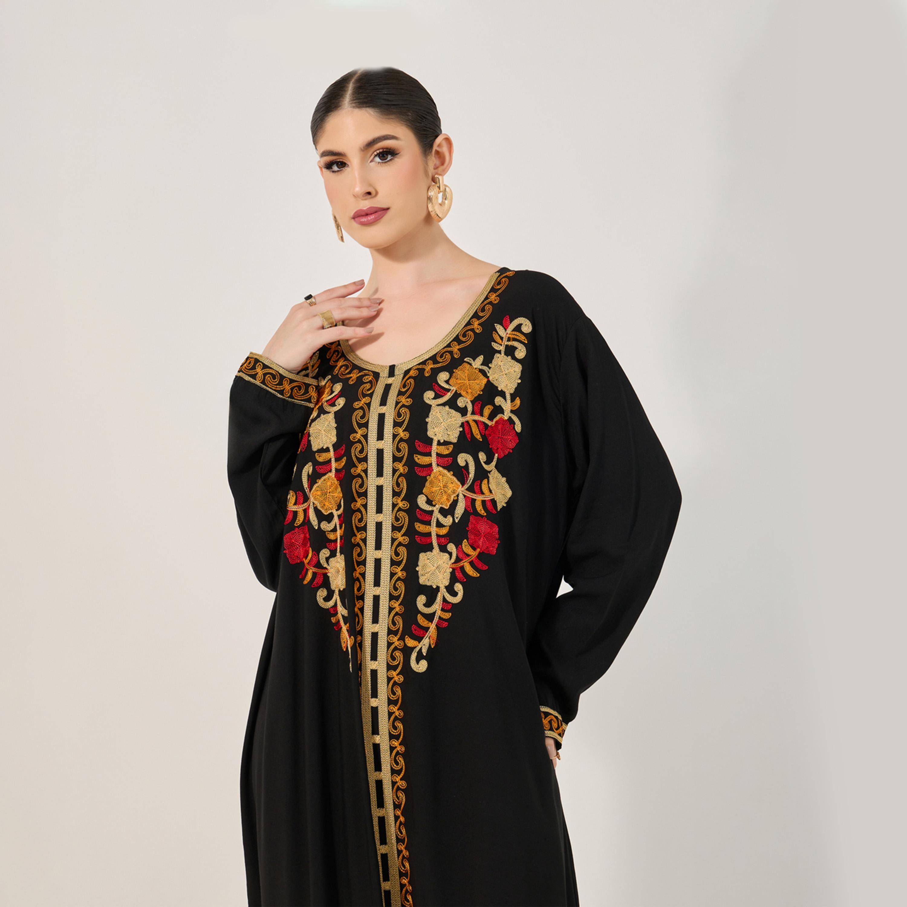 ستايلي - جلابية مطرزة برقبة دائرية وقصّة A-women-arabicclothing-jalabiyas-image-3