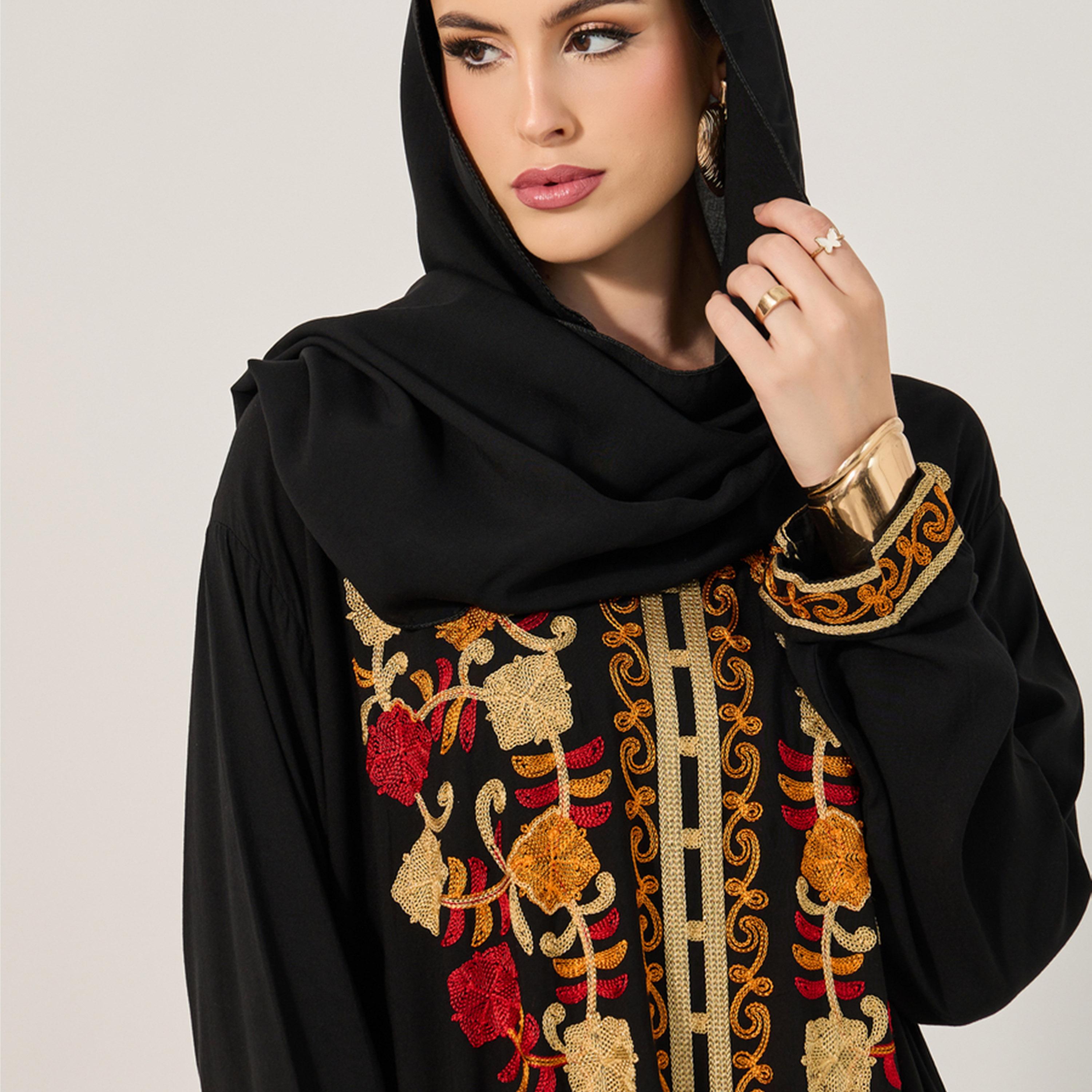 ستايلي - جلابية مطرزة برقبة دائرية وقصّة A-women-arabicclothing-jalabiyas-image-4