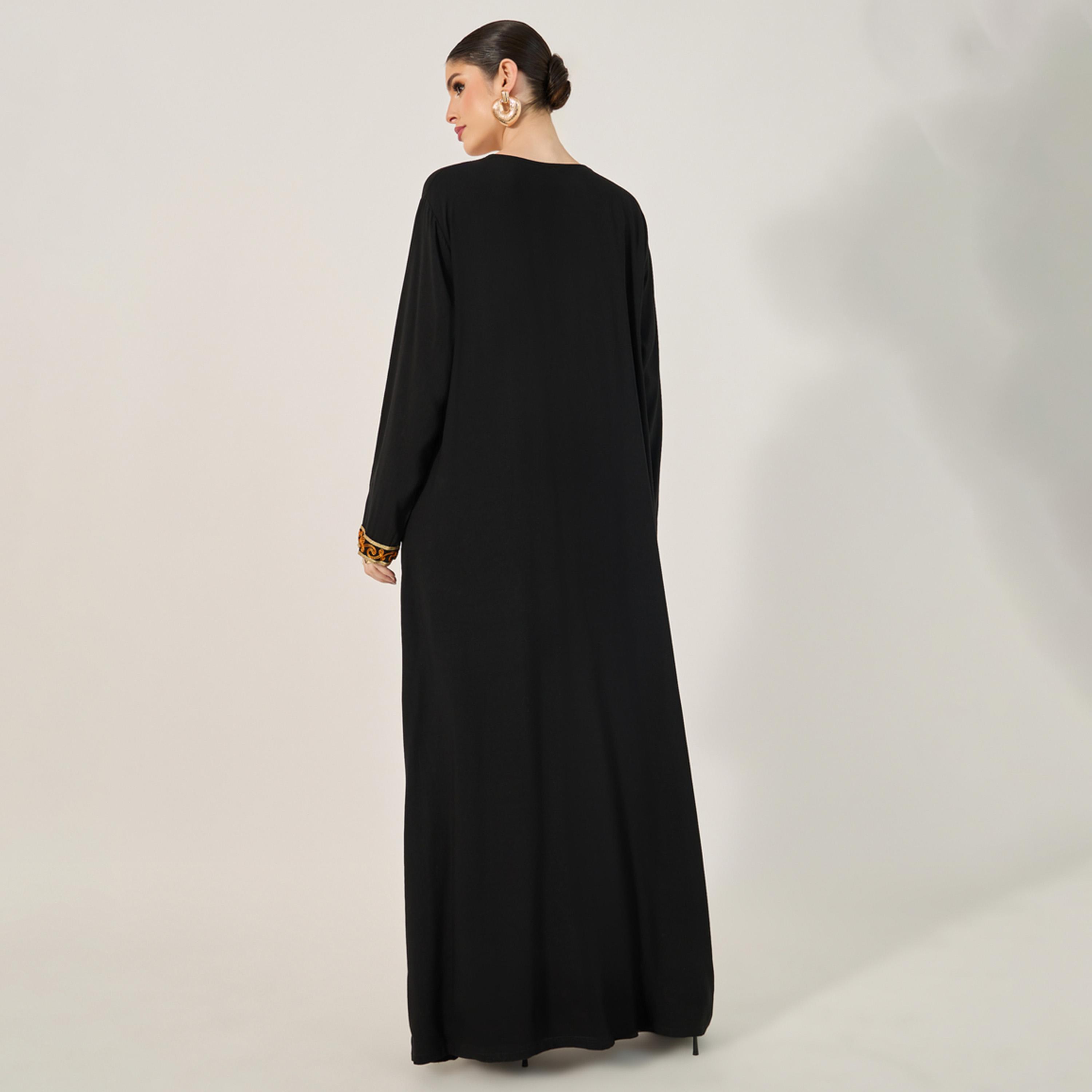 ستايلي - جلابية مطرزة برقبة دائرية وقصّة A-women-arabicclothing-jalabiyas-image-6