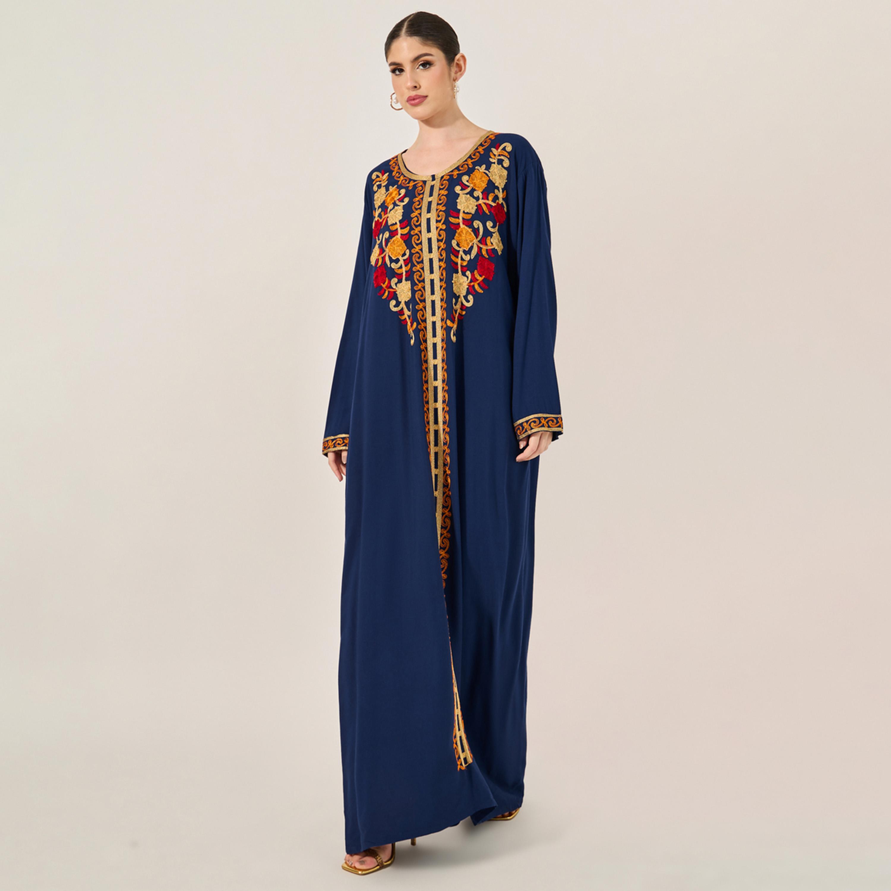 ستايلي - جلابية مطرزة برقبة دائرية وقصّة A-women-arabicclothing-jalabiyas-image-2