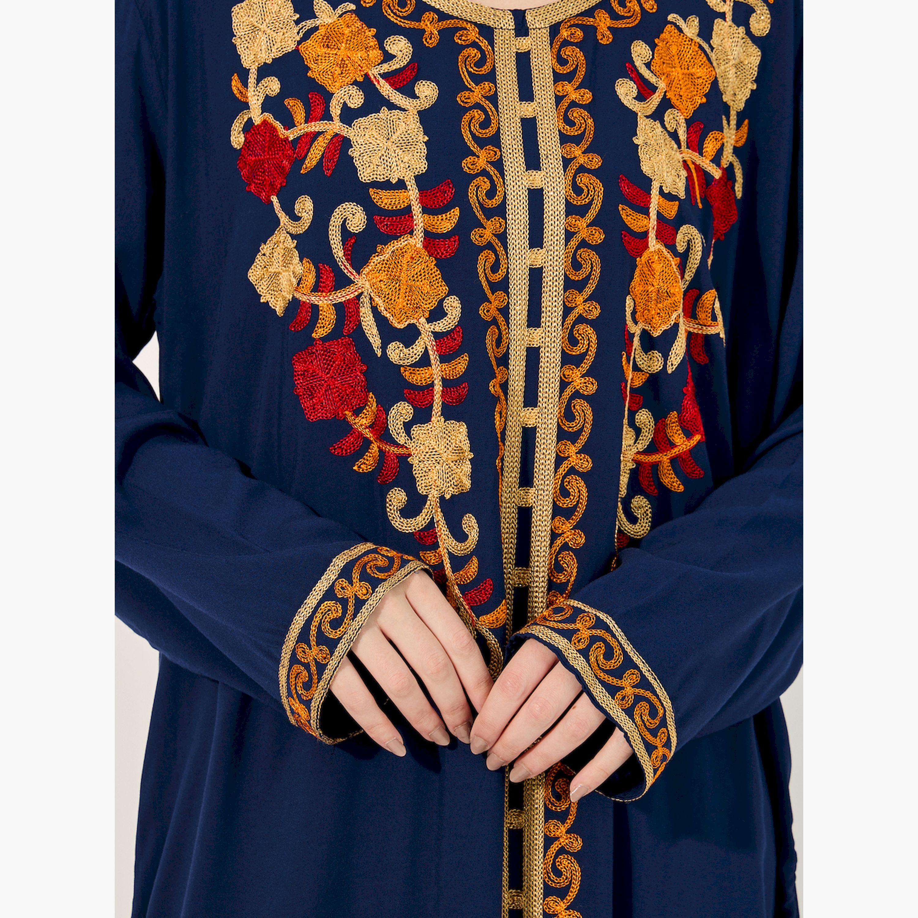 ستايلي - جلابية مطرزة برقبة دائرية وقصّة A-women-arabicclothing-jalabiyas-image-4
