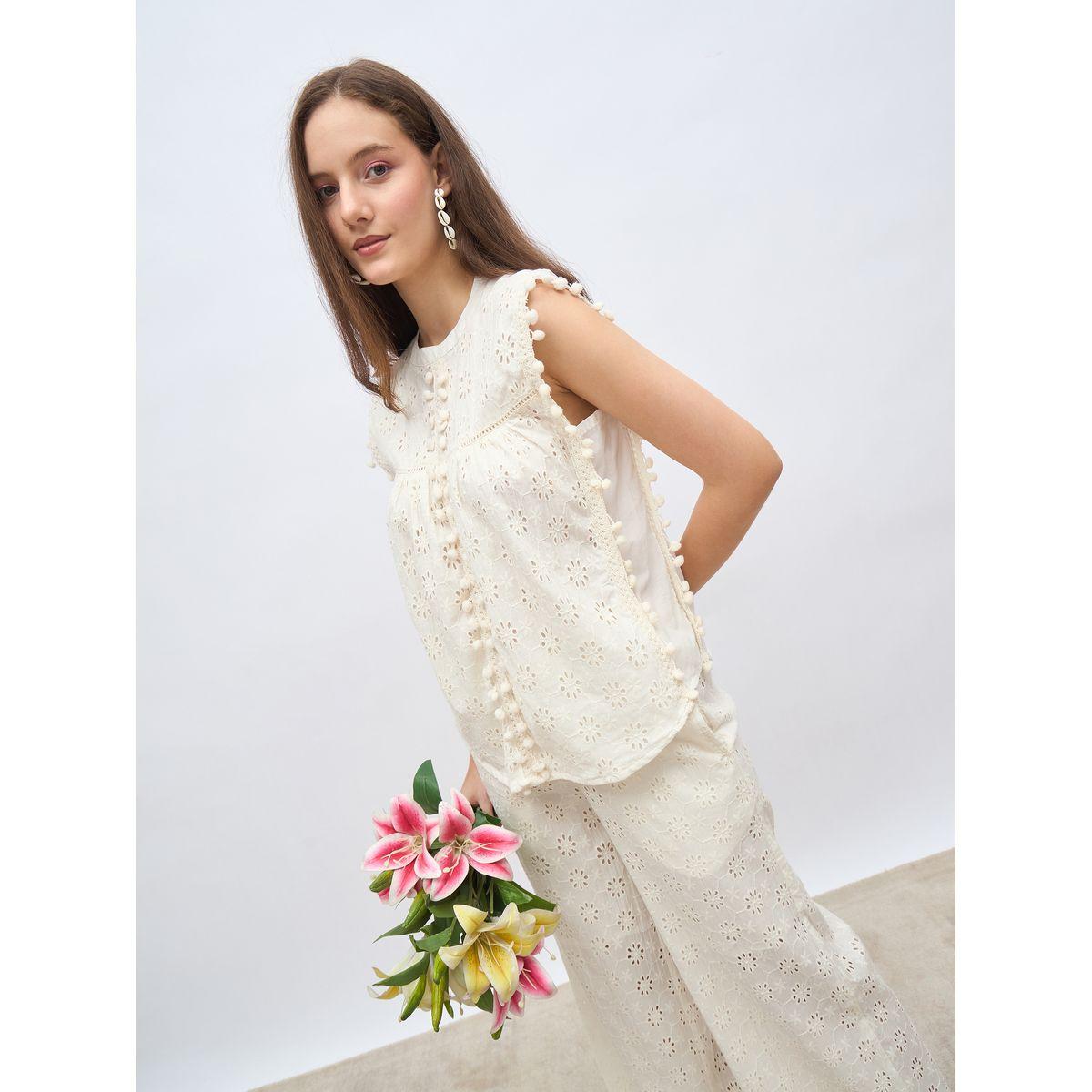 Styli Off  White Sleeveless Schiffli Top and Pants Co-Ords-women-clothing-coordsets-image-6