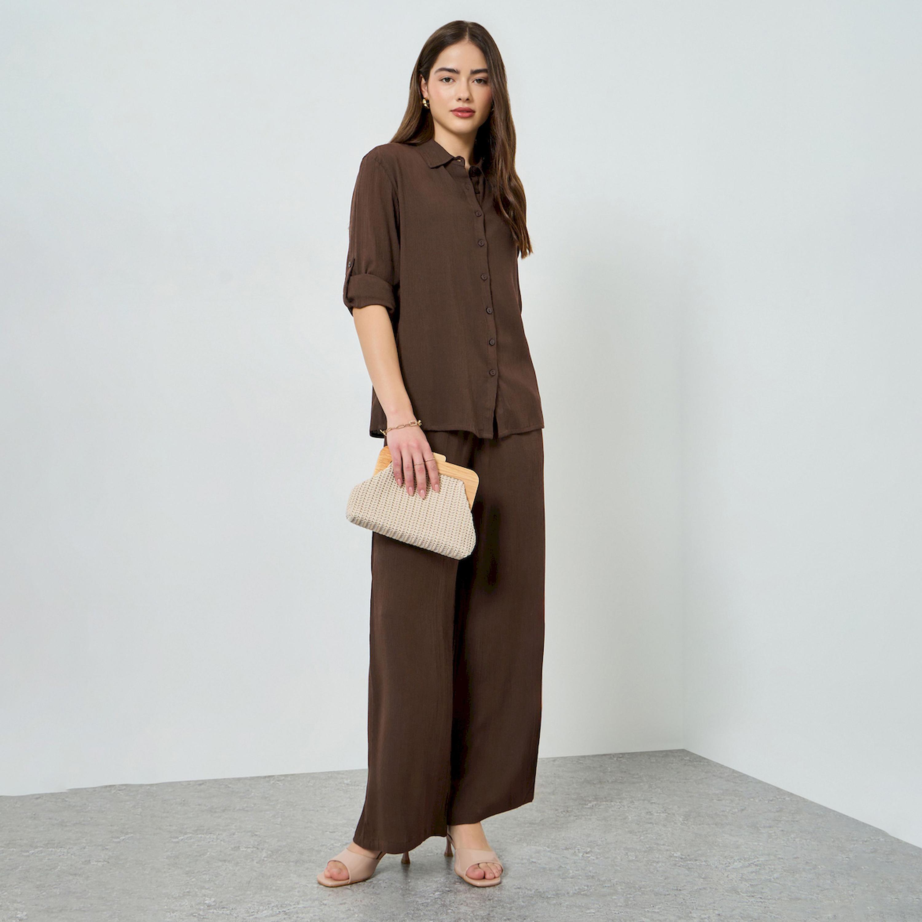 طقم منسق من بلوزة وبنطال واسع بتفاصيل مجعدة-women-clothing-coordsets-image-1