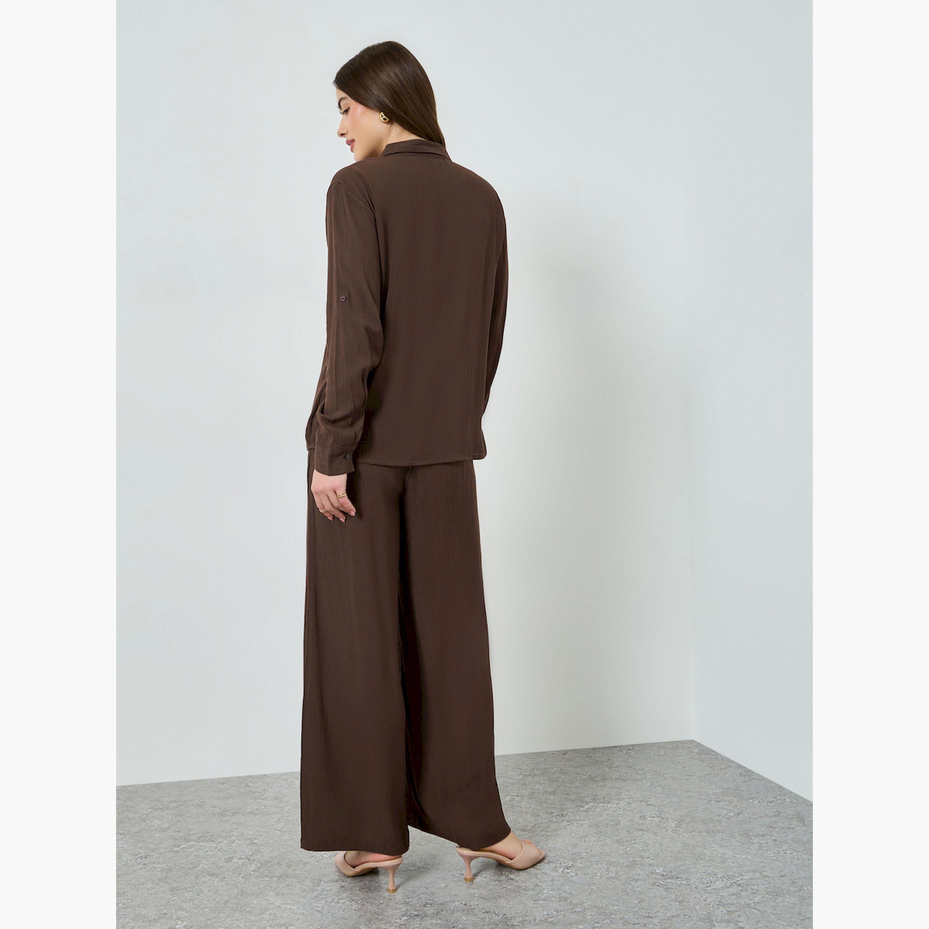 طقم منسق من بلوزة وبنطال واسع بتفاصيل مجعدة-women-clothing-coordsets-image-4