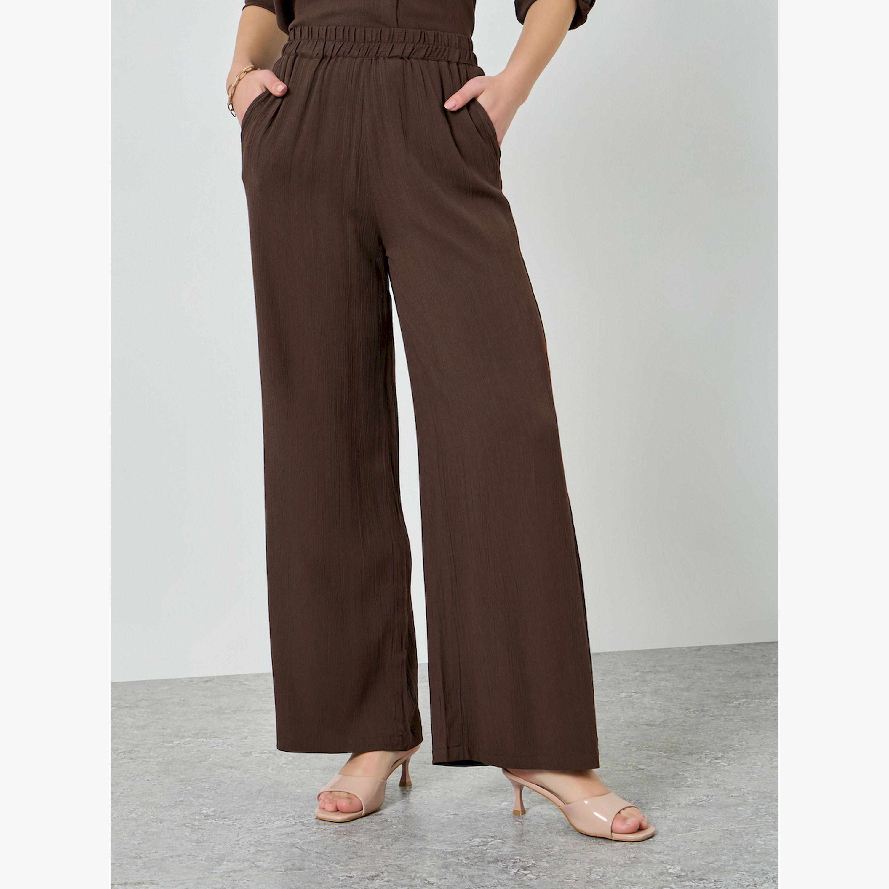 طقم منسق من بلوزة وبنطال واسع بتفاصيل مجعدة-women-clothing-coordsets-image-5