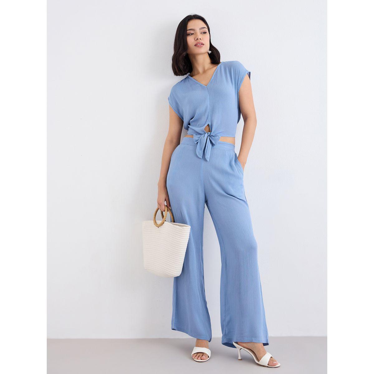 طقم منسق من بنطال وبلوزة بقصة قصيرة مع تفاصيل عُقدة-women-clothing-coordsets-image-1