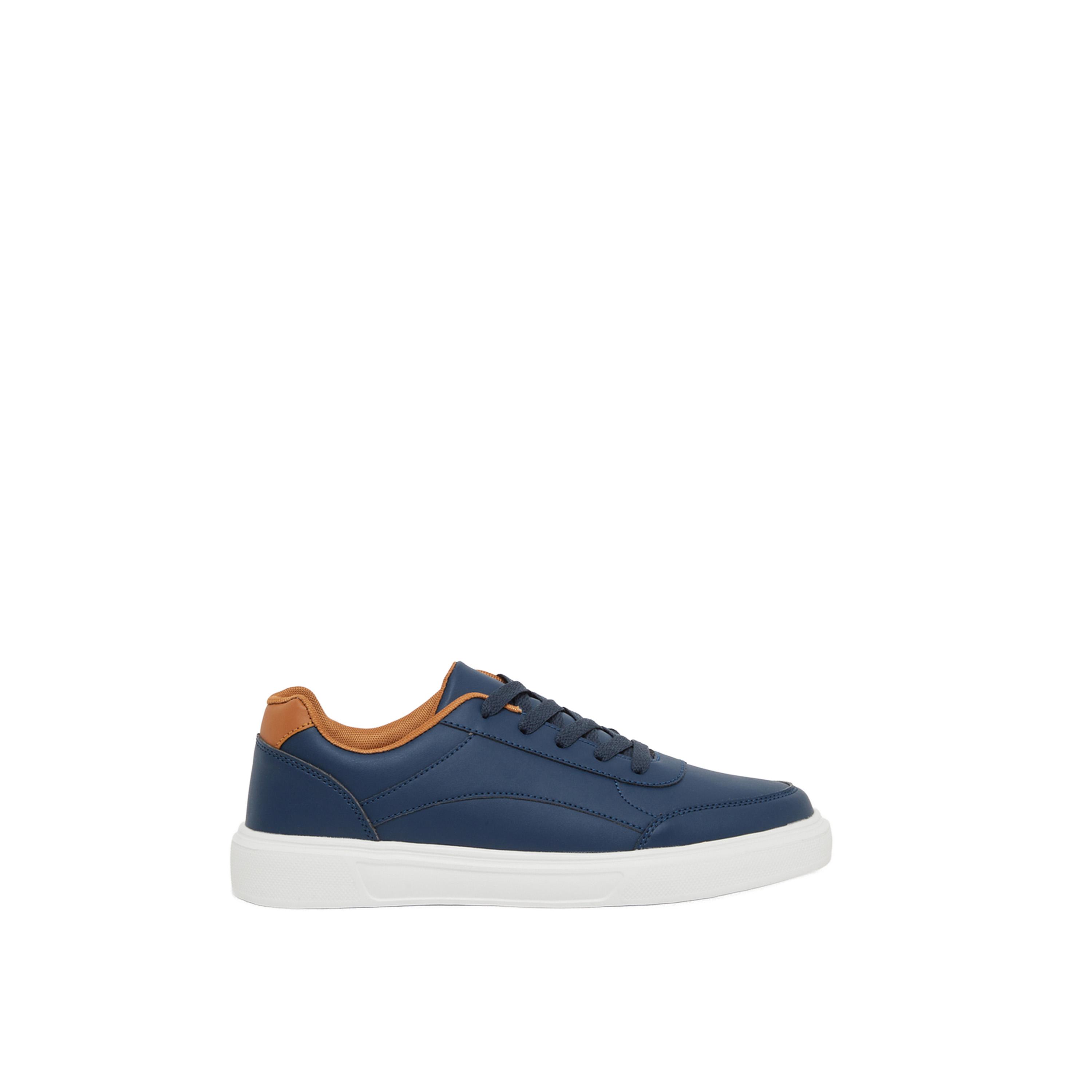 ستايلي - حذاء رياضي بكعب منخفض ونعل سميك ورباط-men-shoes-sneakers-image-1