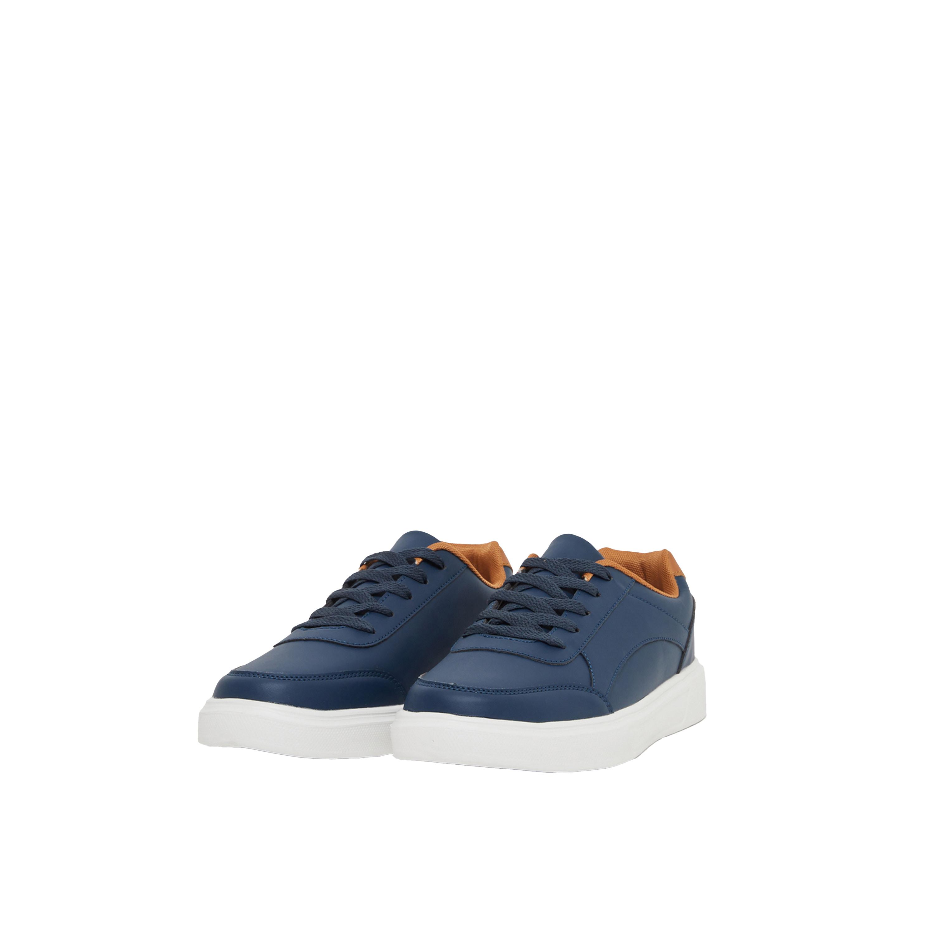 ستايلي - حذاء رياضي بكعب منخفض ونعل سميك ورباط-men-shoes-sneakers-image-2
