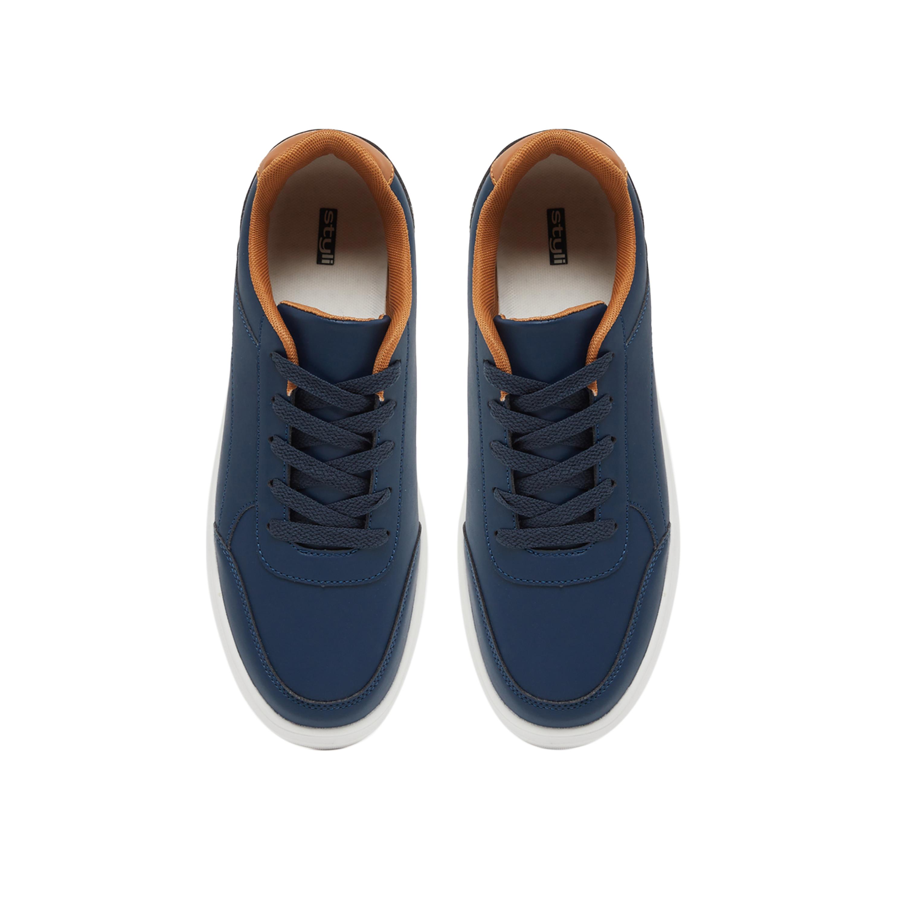 ستايلي - حذاء رياضي بكعب منخفض ونعل سميك ورباط-men-shoes-sneakers-image-5