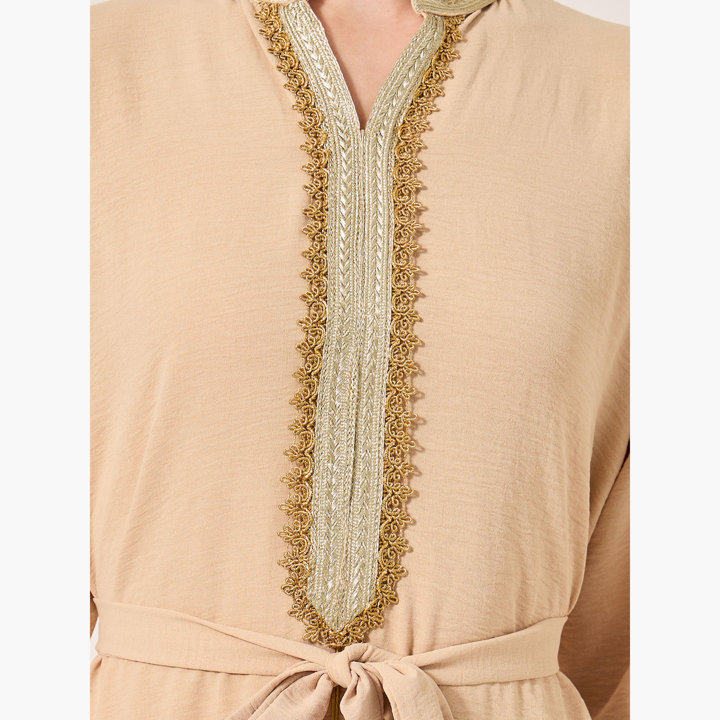 ستايلي - جلابية على شكل حرف A مع ياقة مطوية وتفاصيل دانتيل-women-arabicclothing-jalabiyas-image-4