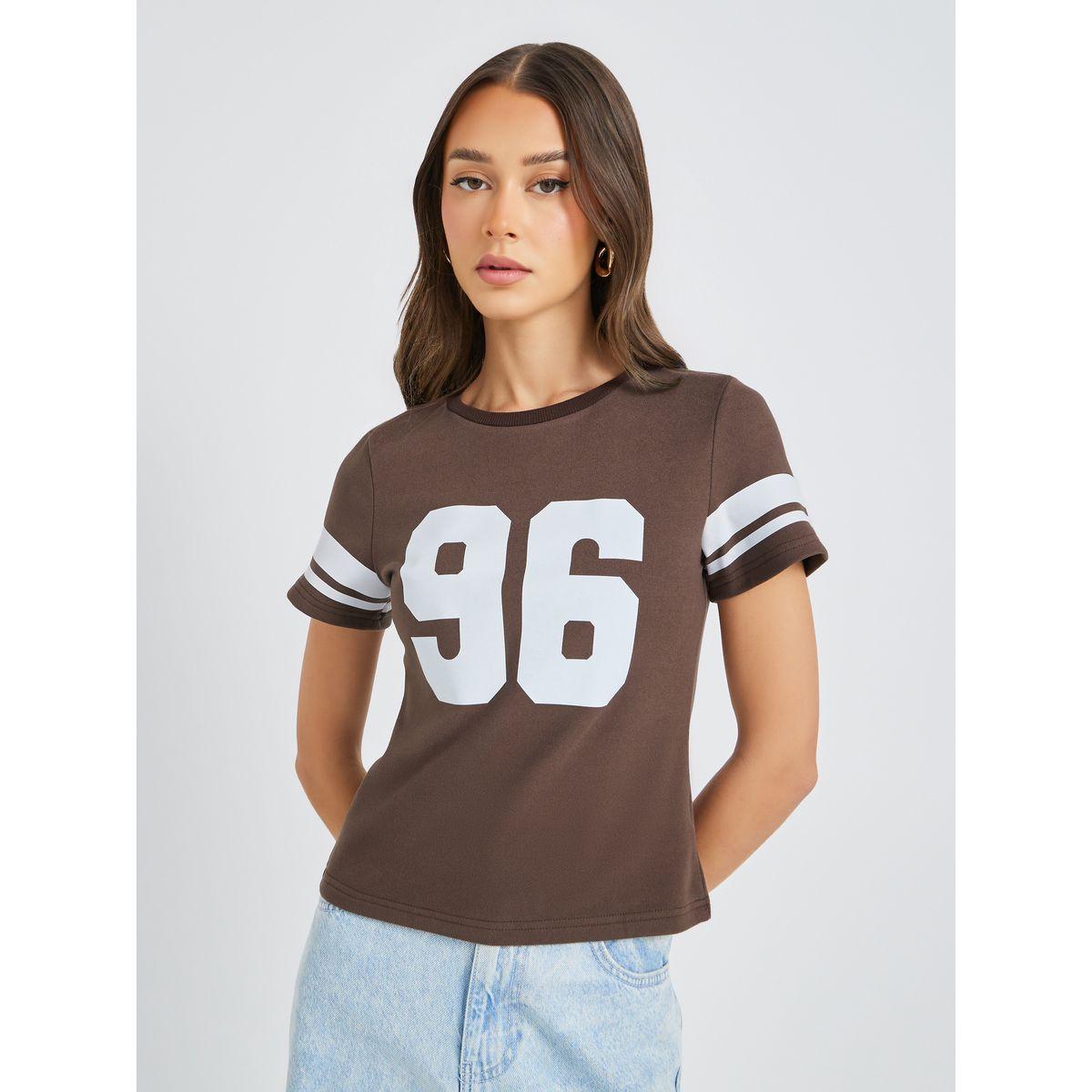 تيشيرت مُجسم قصير بطبعة فارسيتي وأكمام قصيرة-women-clothing-tshirts-image-3