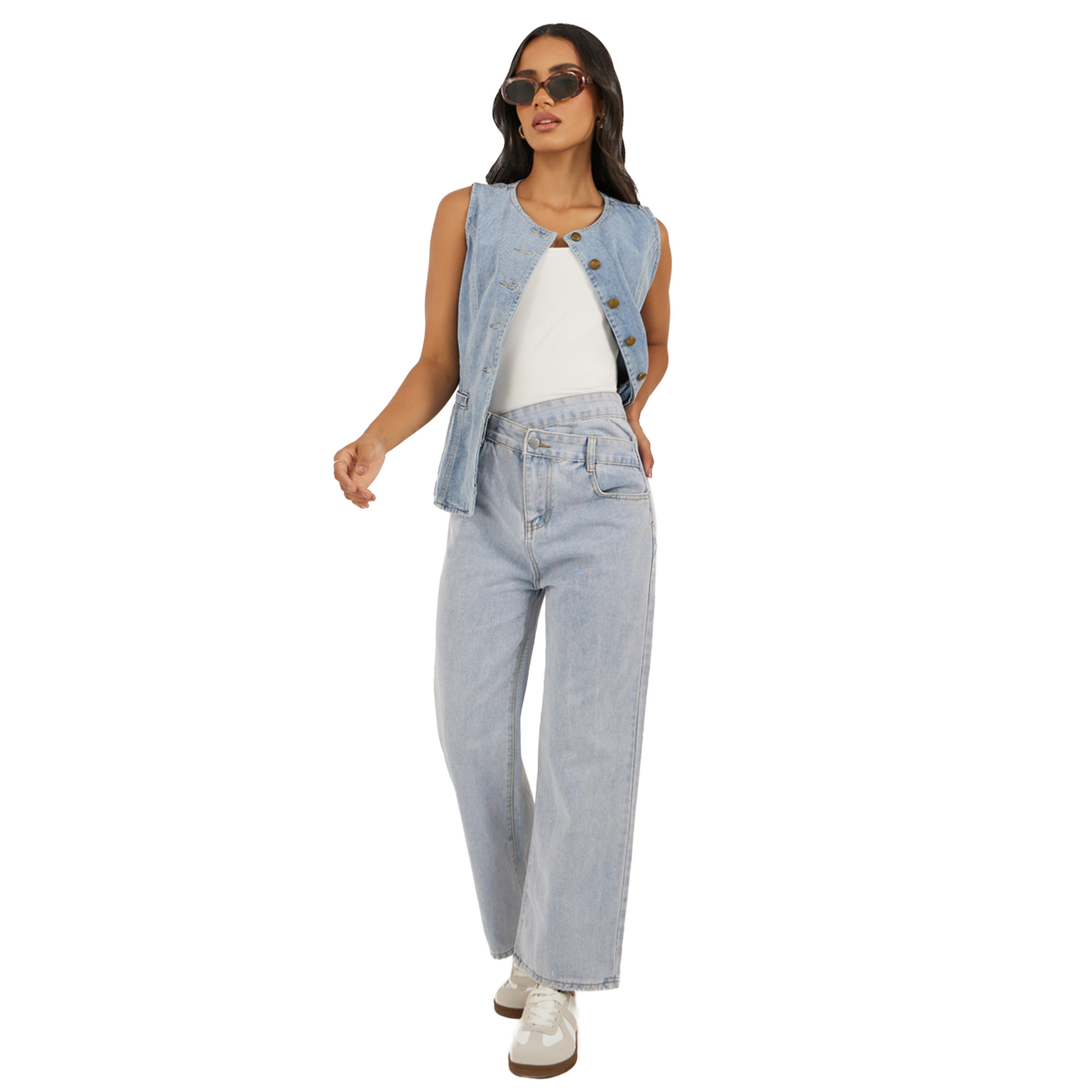 ستايلي -  بنطال جينز باهت ساق واسعة مع حزام خصر غير متماثل-women-clothing-bottoms-jeans-image-1