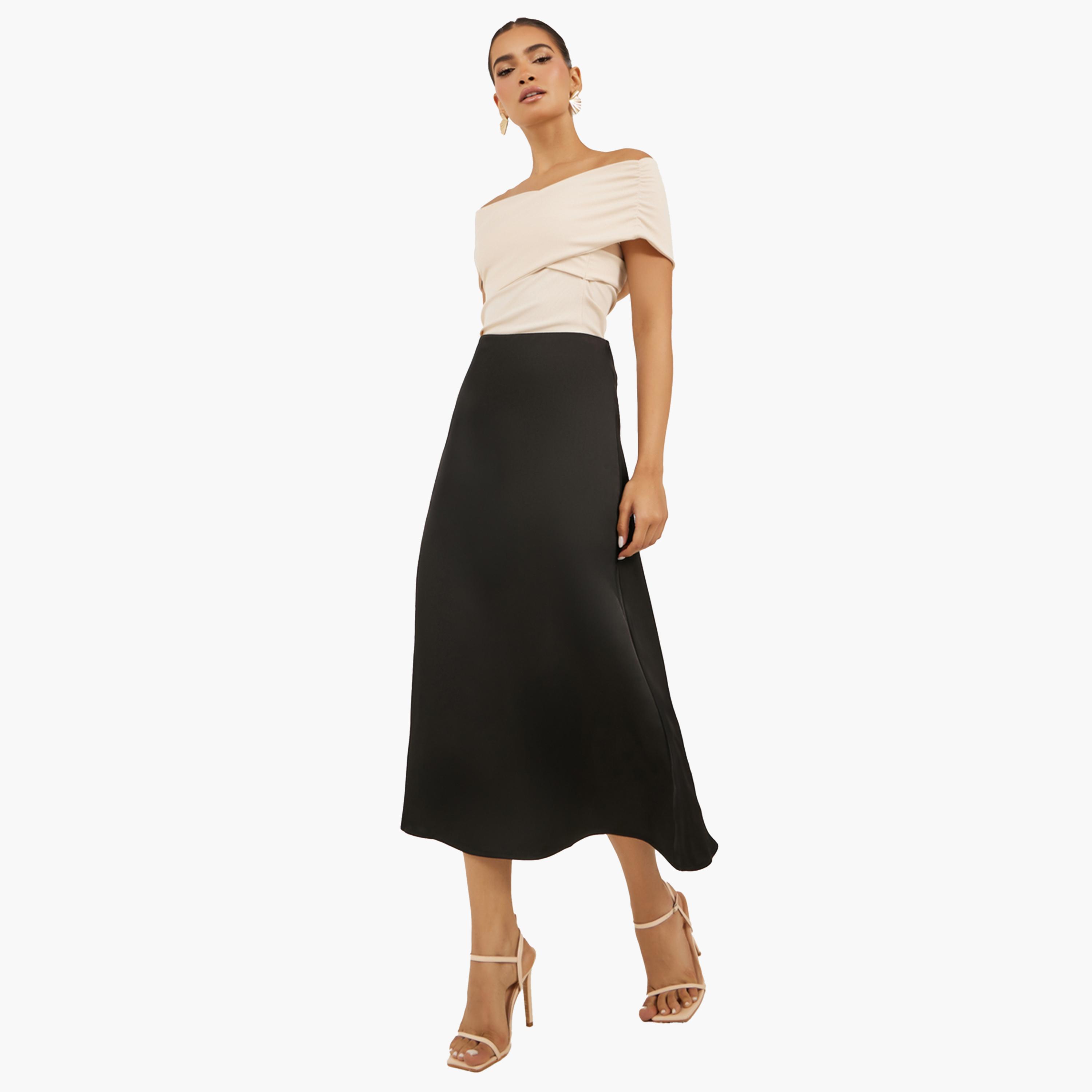 ستايلي-  تنورة ماكسي واسعة من الساتان الأسود-women-clothing-bottoms-skirts-image-2
