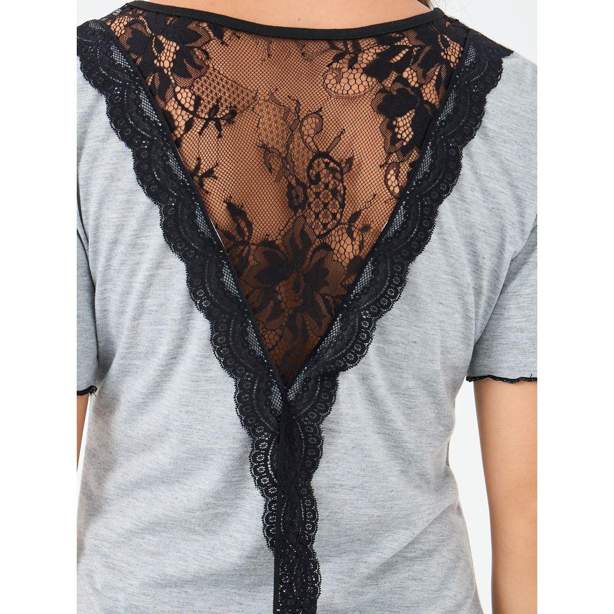 قميص نوم بتفاصيل دانتيل مع حافة مُتباينة-women-clothing-nightwear-nighties-image-3