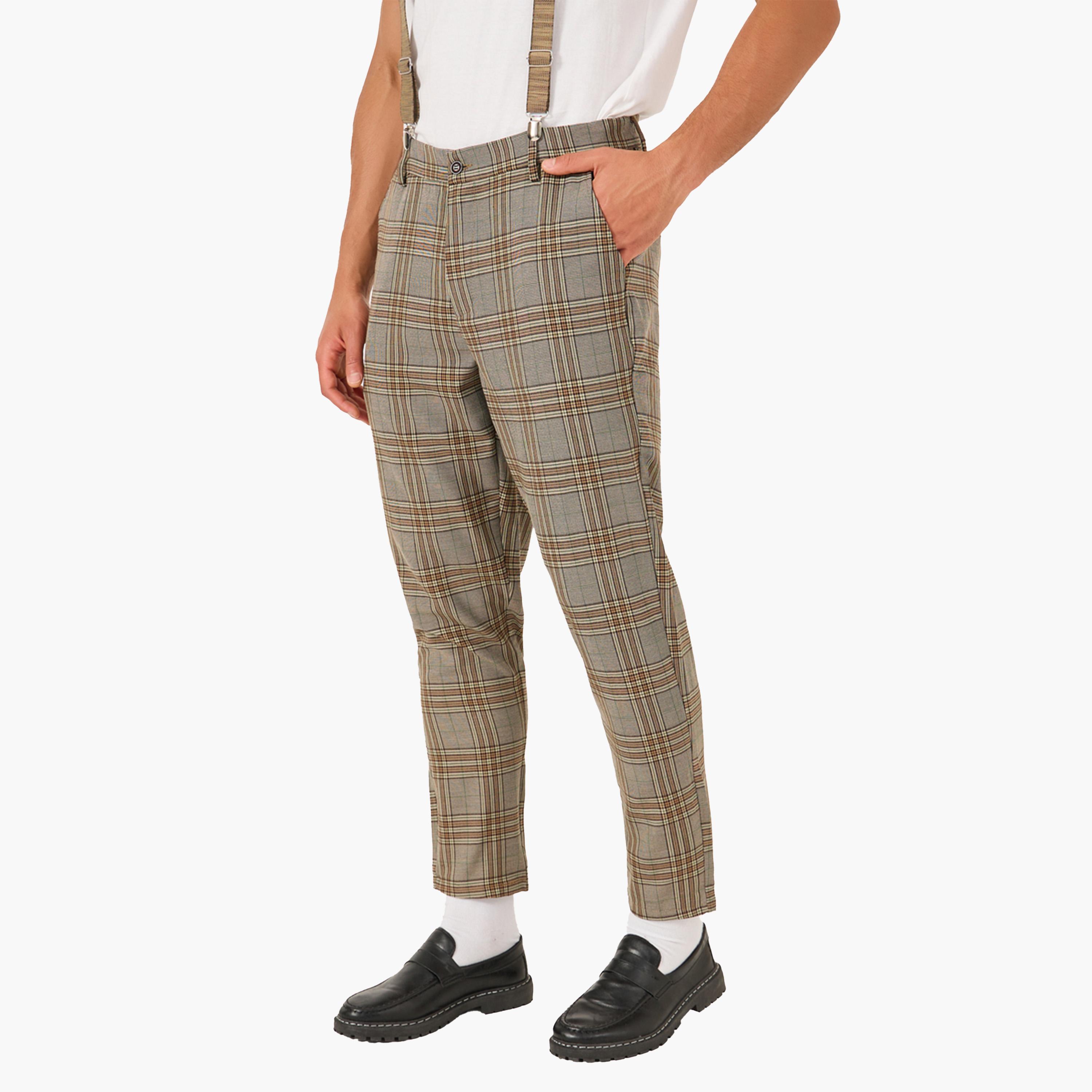 ستايلي - بنطال مربعات بجيوب مائلة وقصّة مريحة مع شيالات-men-clothing-bottoms-trousersandchinos-trousers-image-1