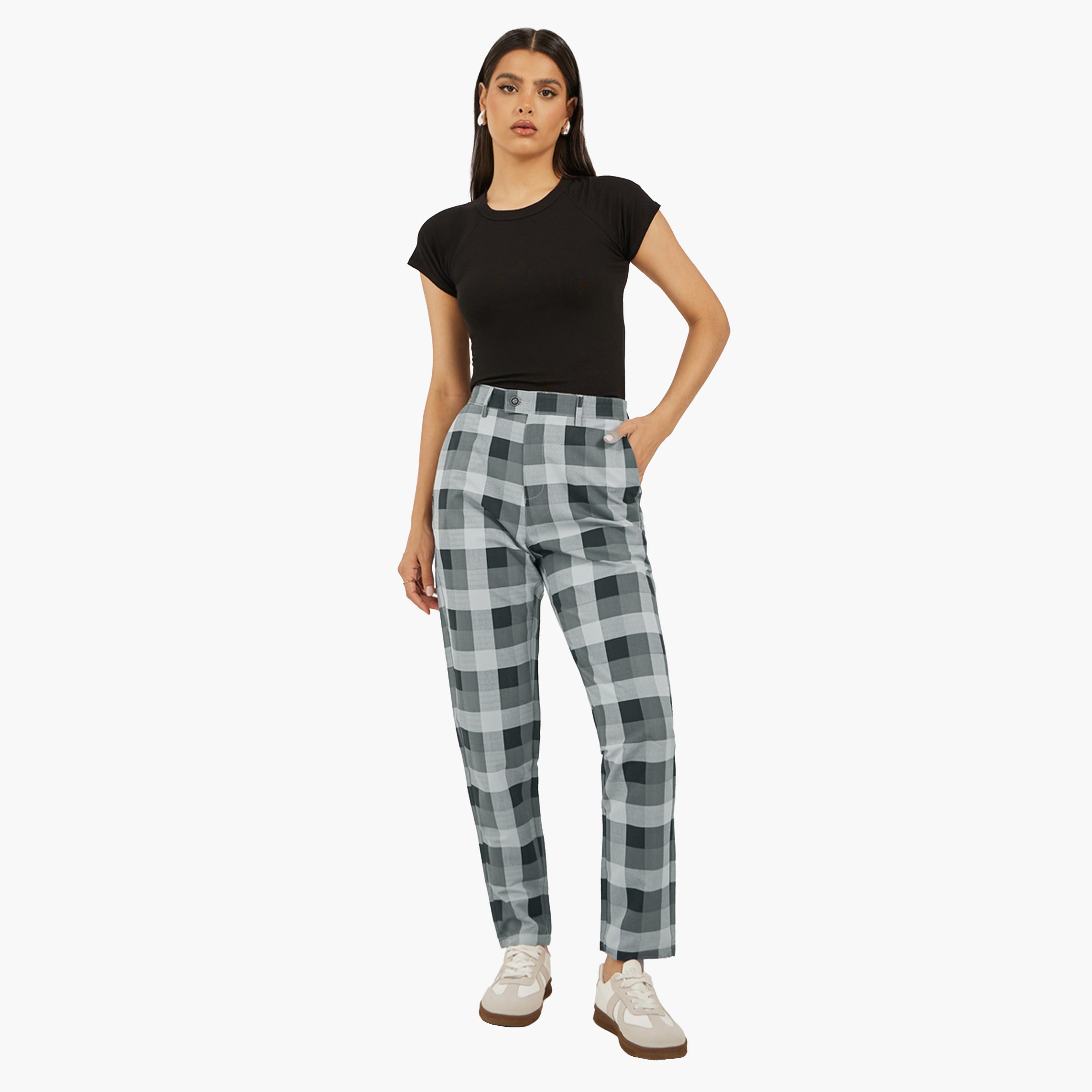 ستايلي - بنطال مربعات مسطح من الأمام بقصّة مريحة مع جيوب-men-clothing-bottoms-trousersandchinos-trousers-image-2