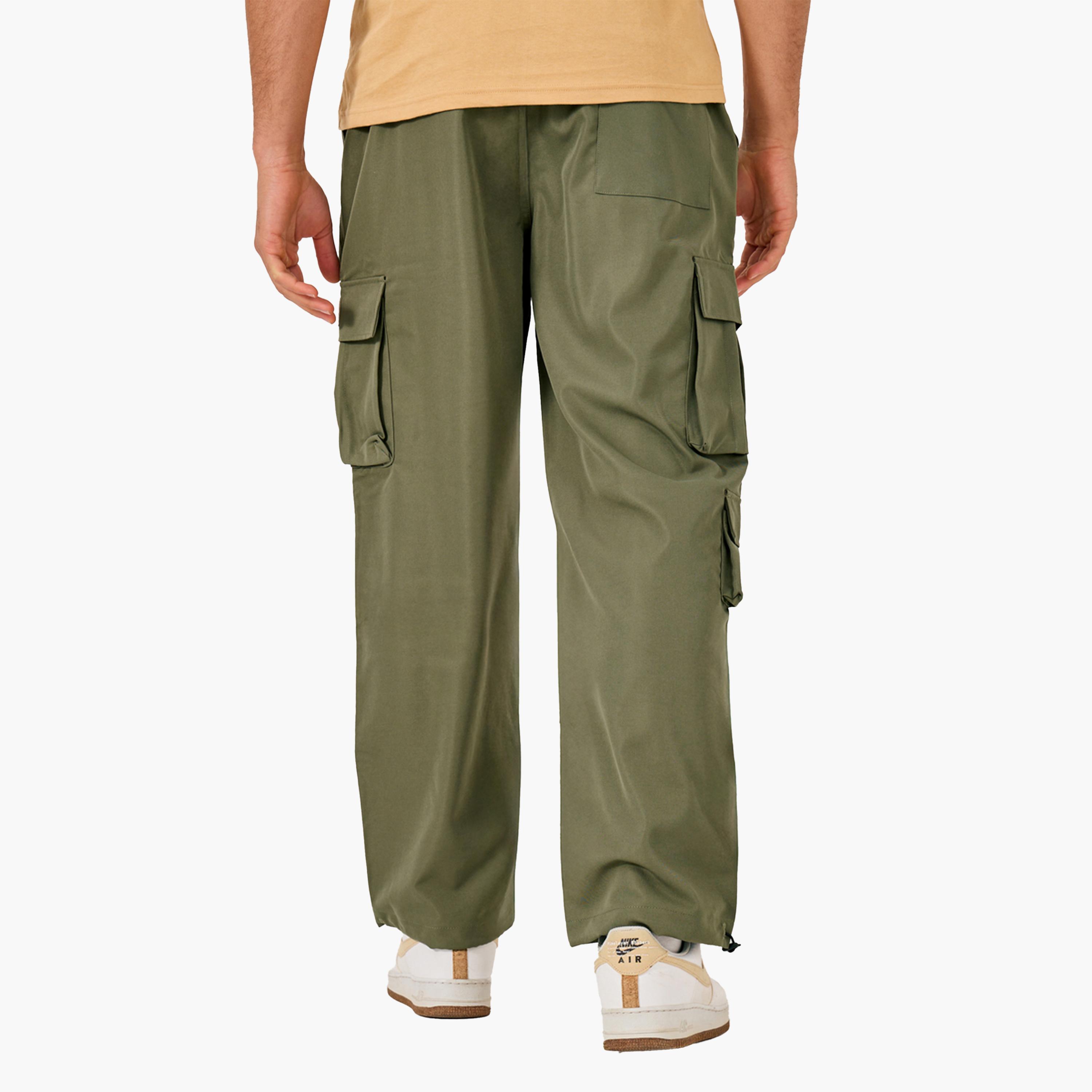 بنطال كارجو سادة بقصة مريحة ورباط خصر-men-clothing-bottoms-joggers-image-2