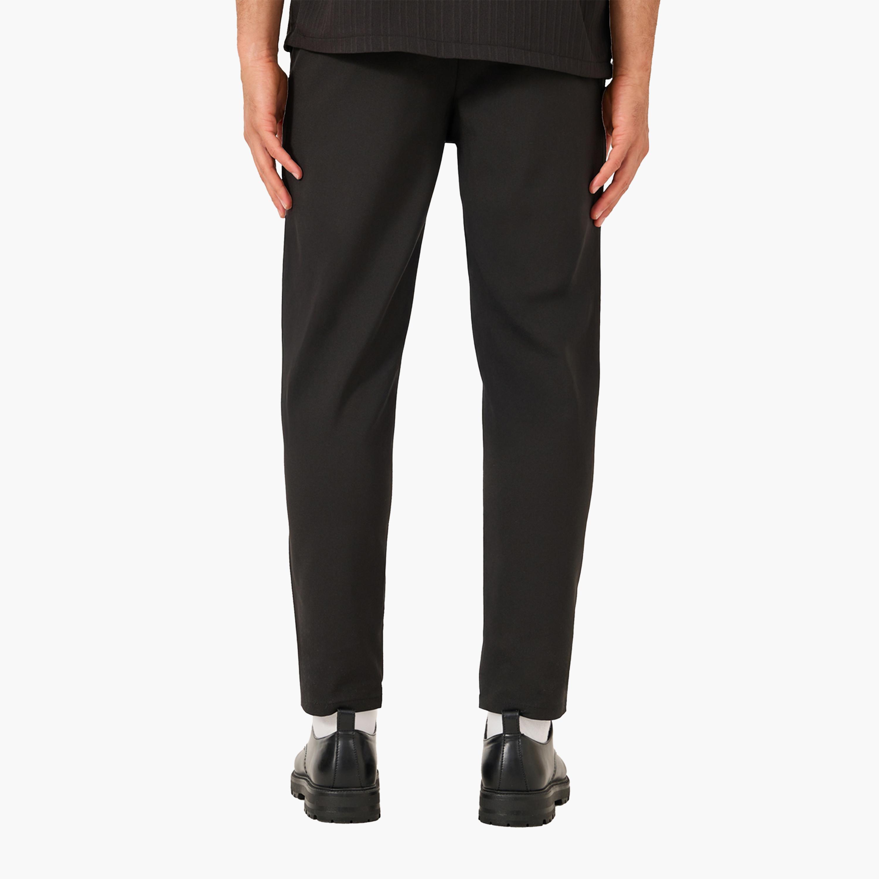 Styli Solid Slant Pocket Tapered Pants-men-clothing-bottoms-trousersandchinos-trousers-image-5