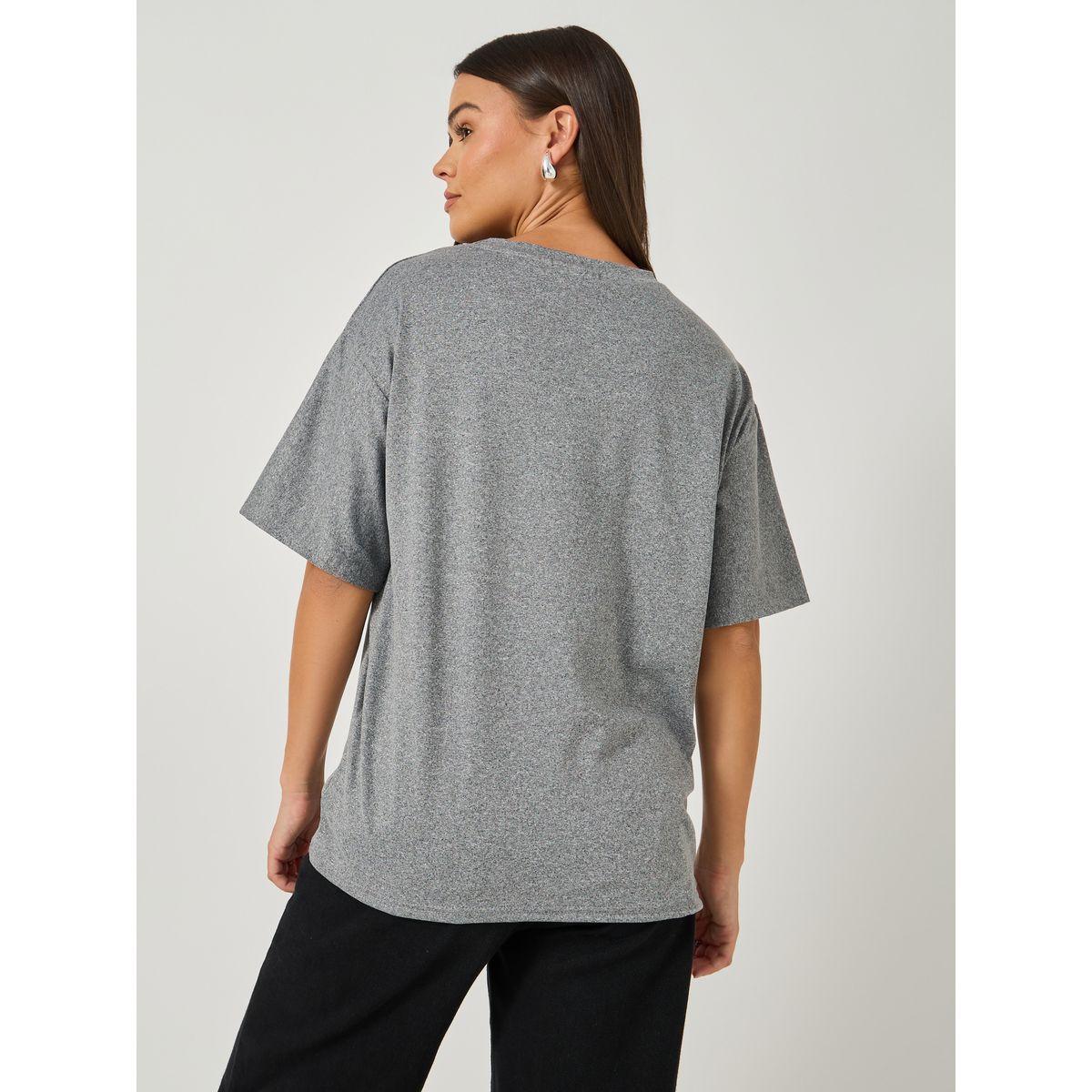 تيشيرت بطبعوة كتابة وأكمام قصيرة-women-clothing-tshirts-image-5