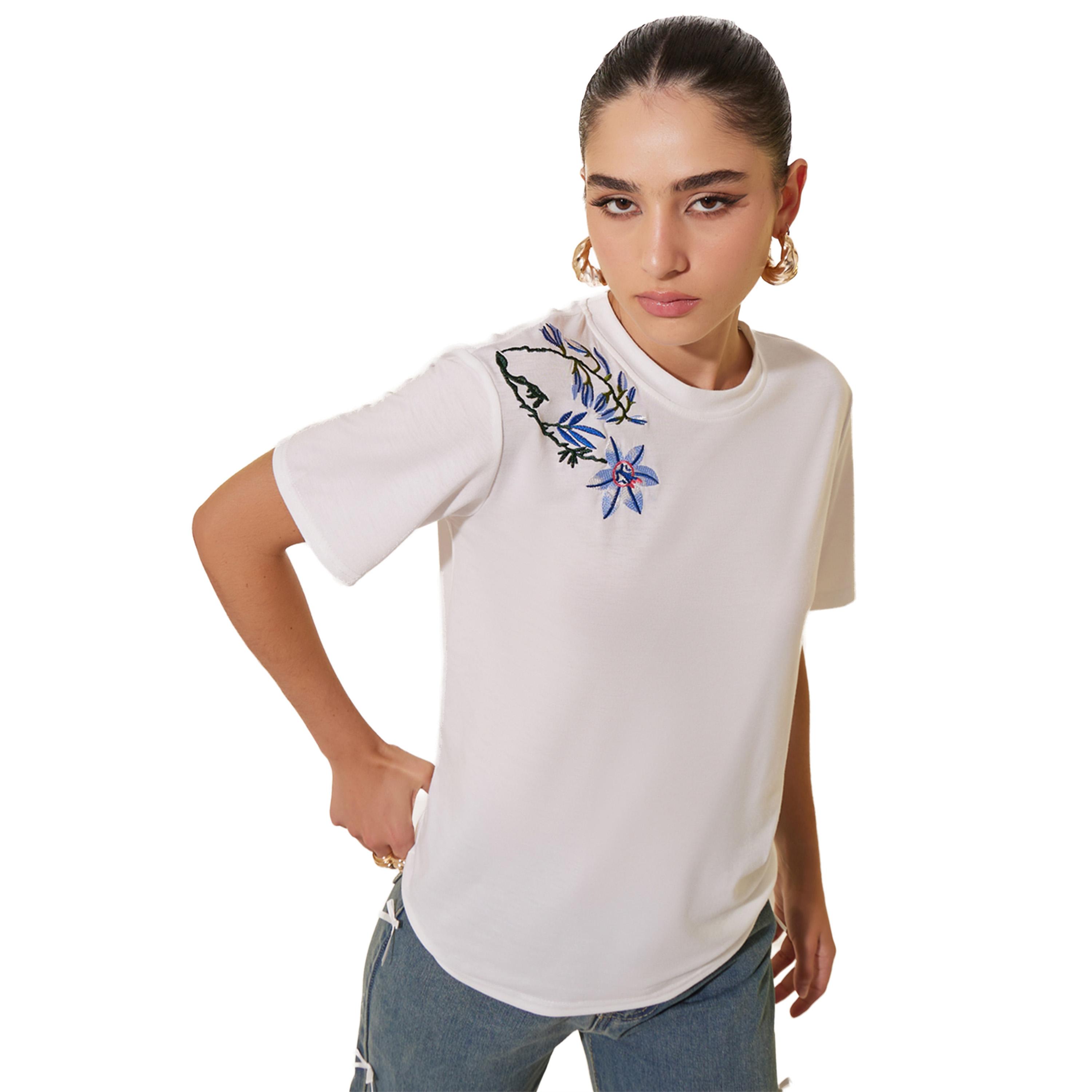 ستايلي -  تي شيرت بياقة دائرية وتطريز زهري-women-clothing-tshirts-image-1