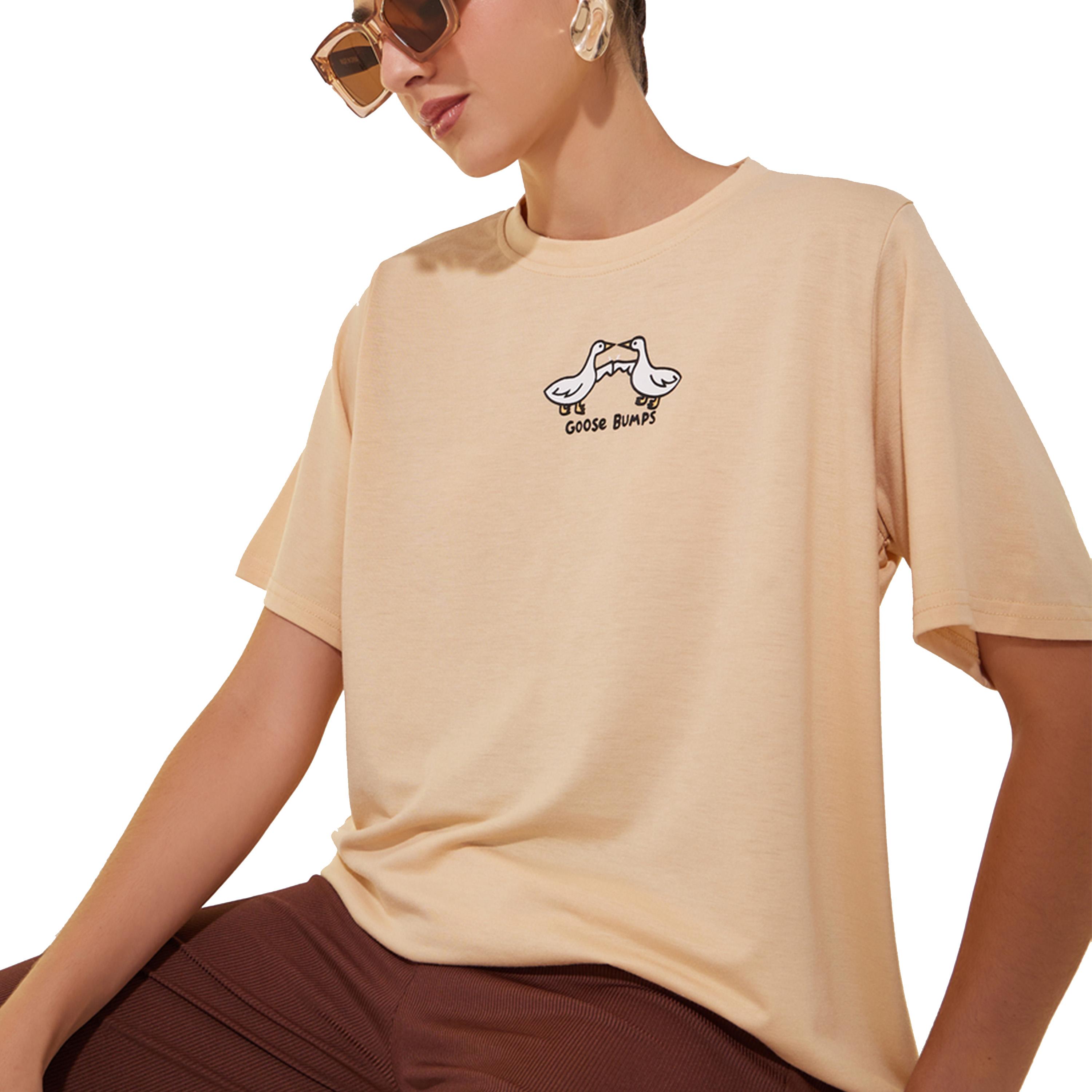 ستايلي -  تي شيرت برسومات جرافيكية وأكمام قصيرة ورقبة دائرية-women-clothing-tshirts-image-1
