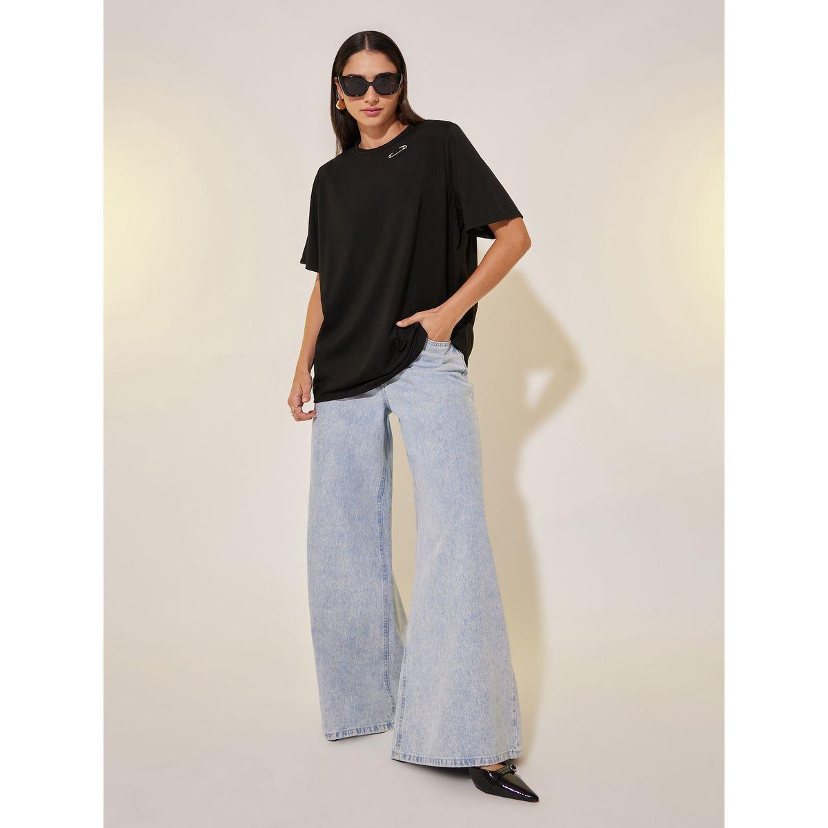 تيشيرت بياقة دائرية وتفاصيل مُطرّزة-women-clothing-tshirts-image-2