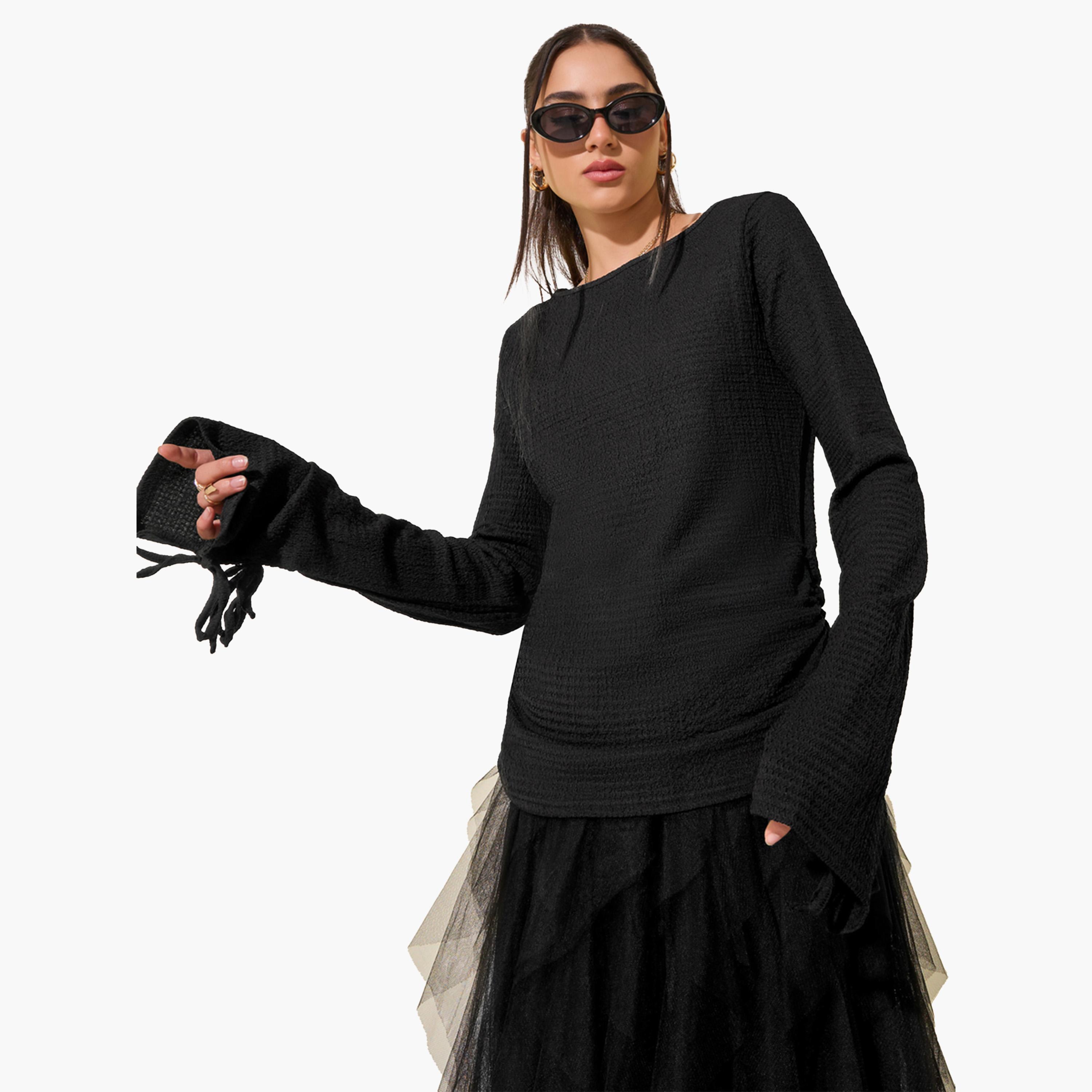 ستايلي - بلوزة محبوكة برقبة دائرية ومزينة برباط-women-clothing-tshirts-image-2