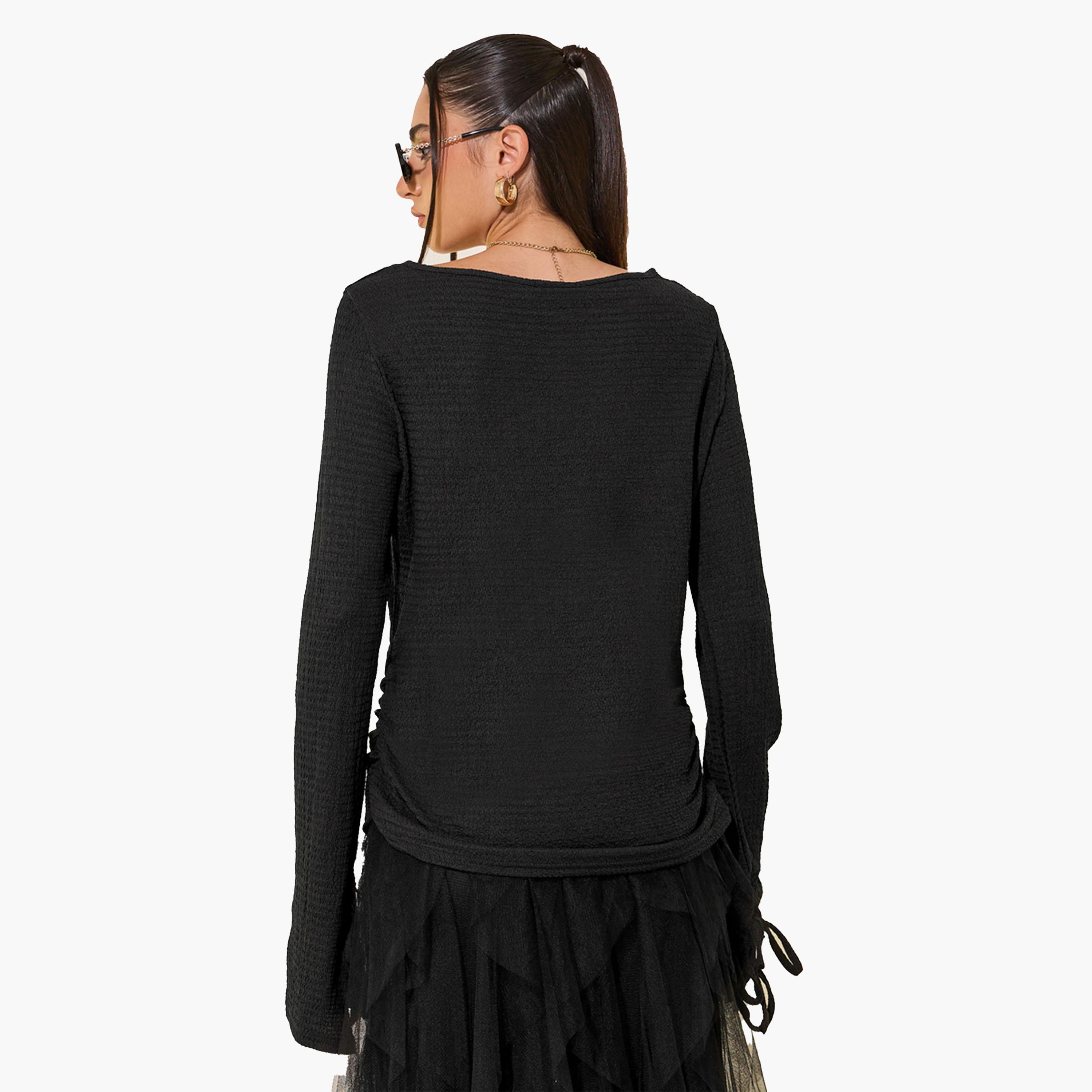 ستايلي - بلوزة محبوكة برقبة دائرية ومزينة برباط-women-clothing-tshirts-image-4