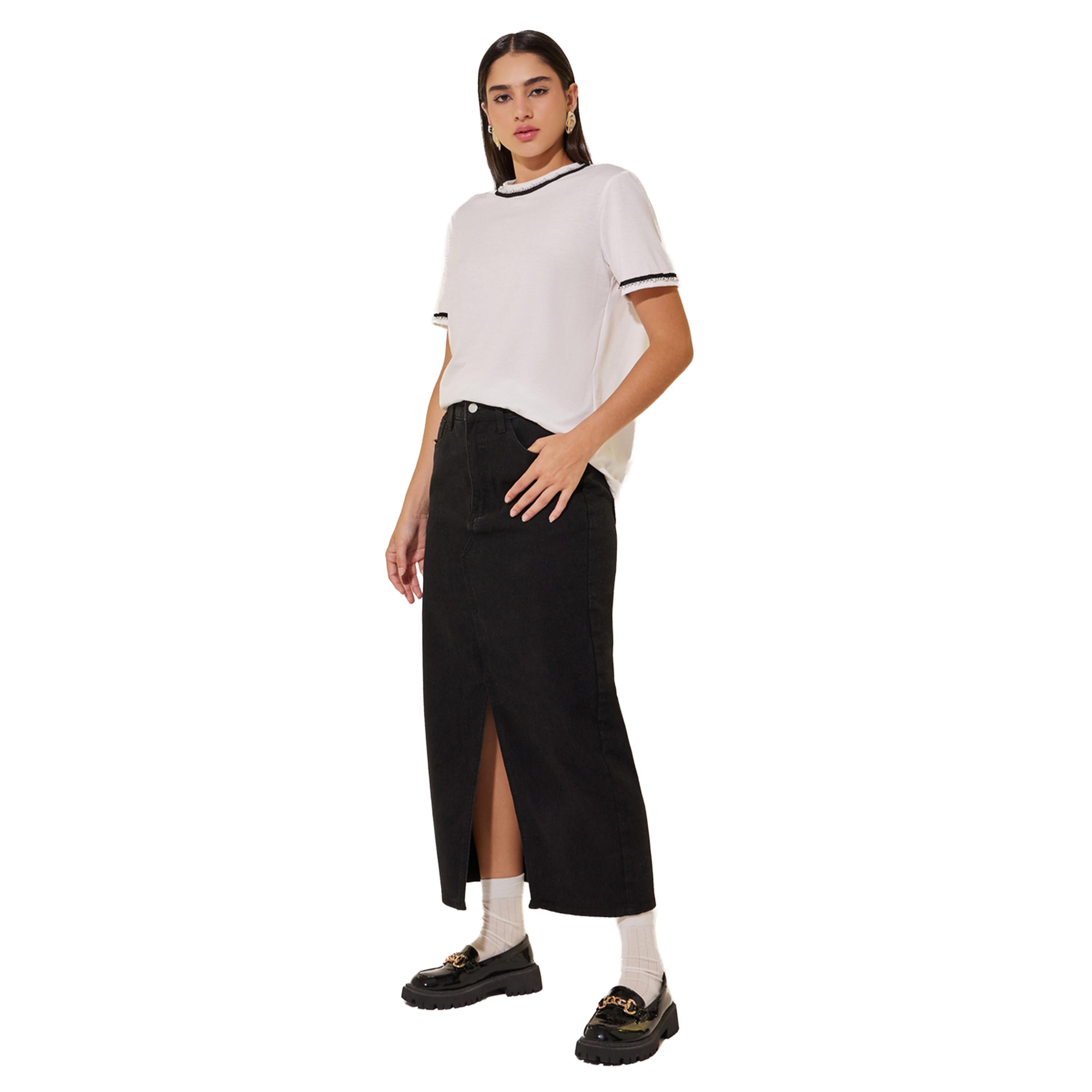ستايلي - تي شيرت مزخرف بياقة دائرية وقصة عادية-women-clothing-tshirts-image-2