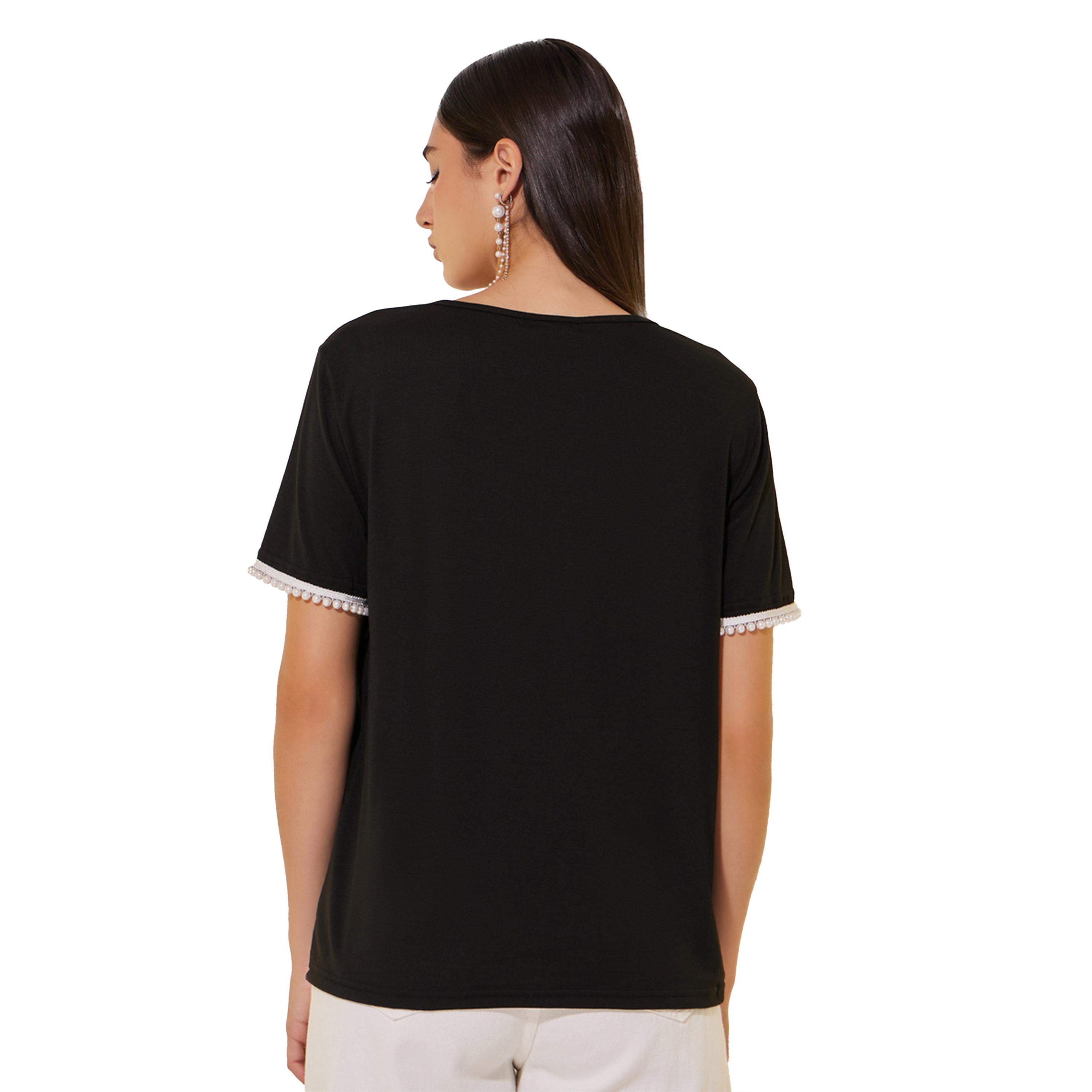 ستايلي - تي شيرت مزين باللؤلؤ الصناعي برقبة مربعة-women-clothing-tshirts-image-4