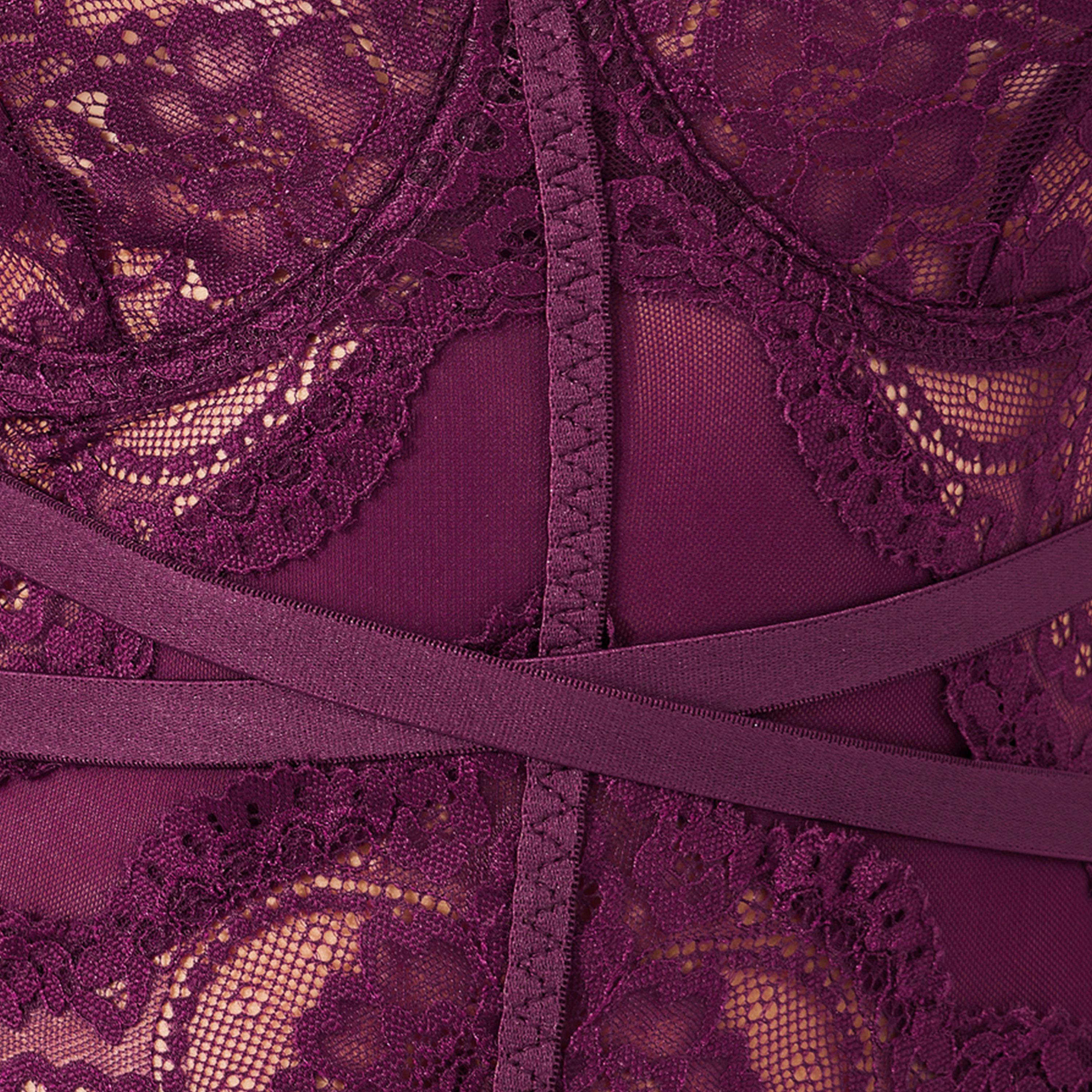 ستايلي - بدلة جسم من الدانتيل بحافة صدفية مع سروال داخلي ورباط ساق-women-clothing-lingerie-corsets-image-3