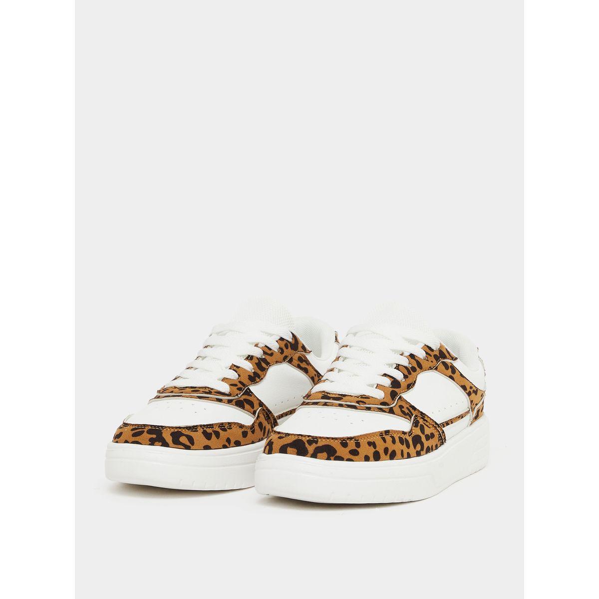 حذاء سنيكرز برباط غلق-women-shoes-sneakers-image-2