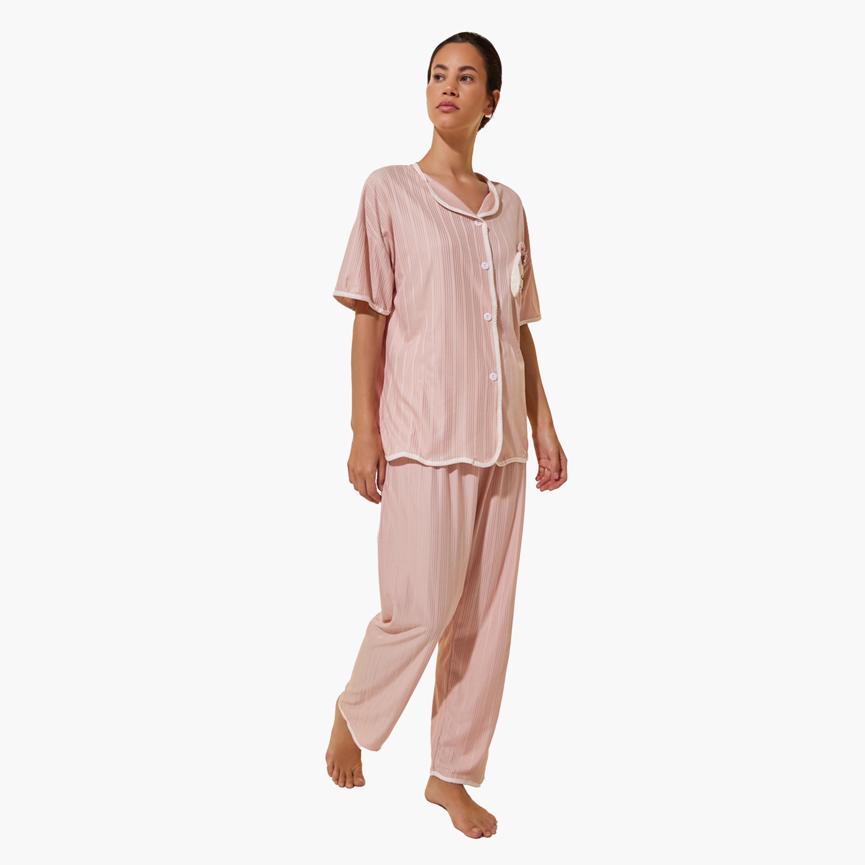 ستايلي - طقم قميص وشورت وبنطال بيجامة بتفاصيل رقعة-women-clothing-nightwear-pyjamas-longsets-image-1