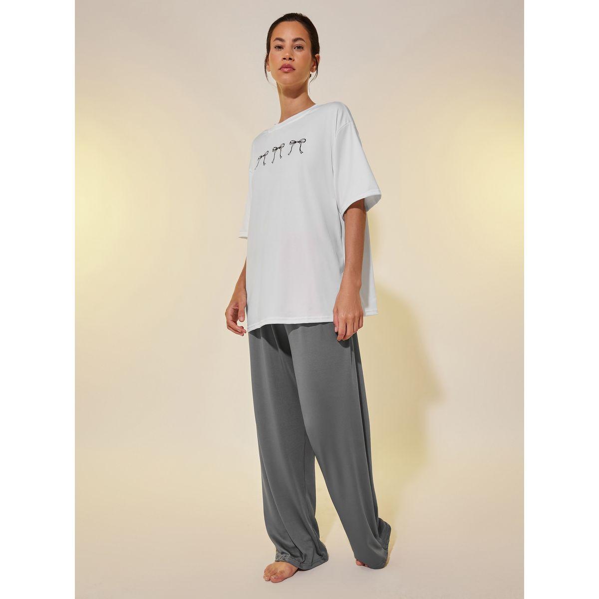 Styli Graphic Print Oversized T-Shirt and Straight Pyjama Set-women-clothing-nightwear-pyjamas-longsets-image-1