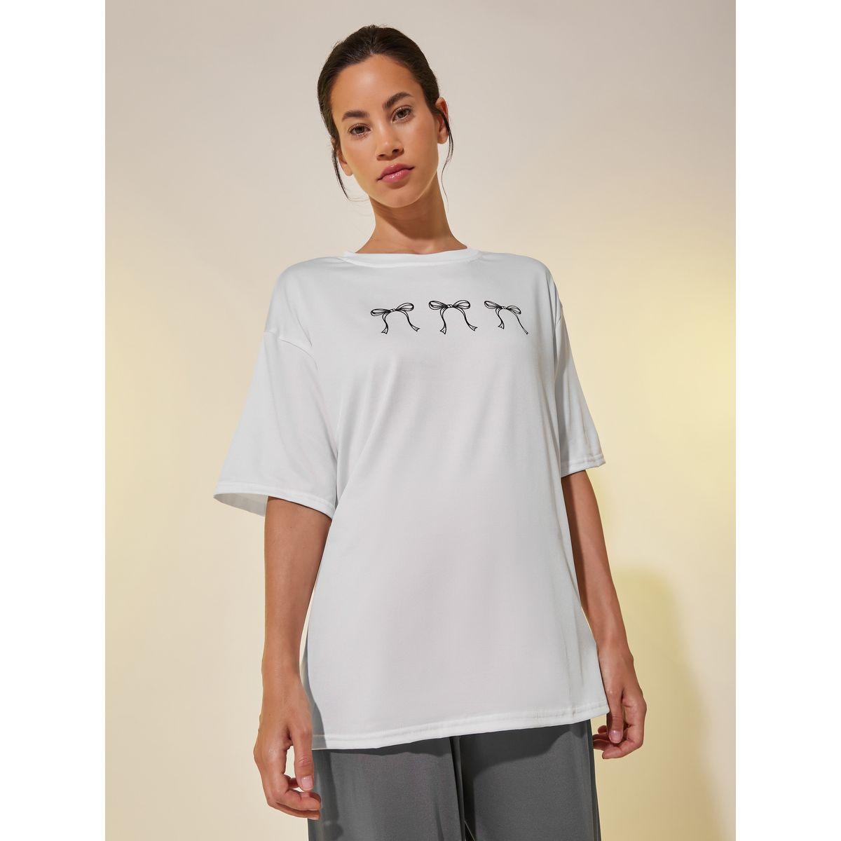Styli Graphic Print Oversized T-Shirt and Straight Pyjama Set-women-clothing-nightwear-pyjamas-longsets-image-2