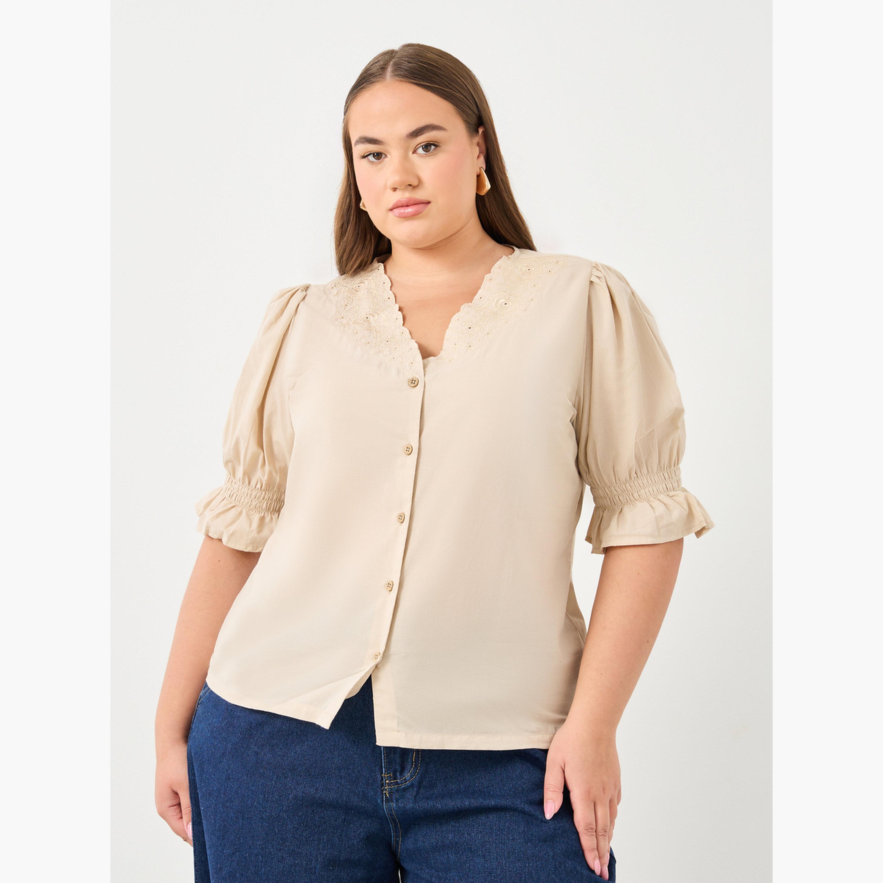 بلوزة بمقاس كبير وتطريز على الياقة-women-clothing-shirtsandblouses-blouses-image-1