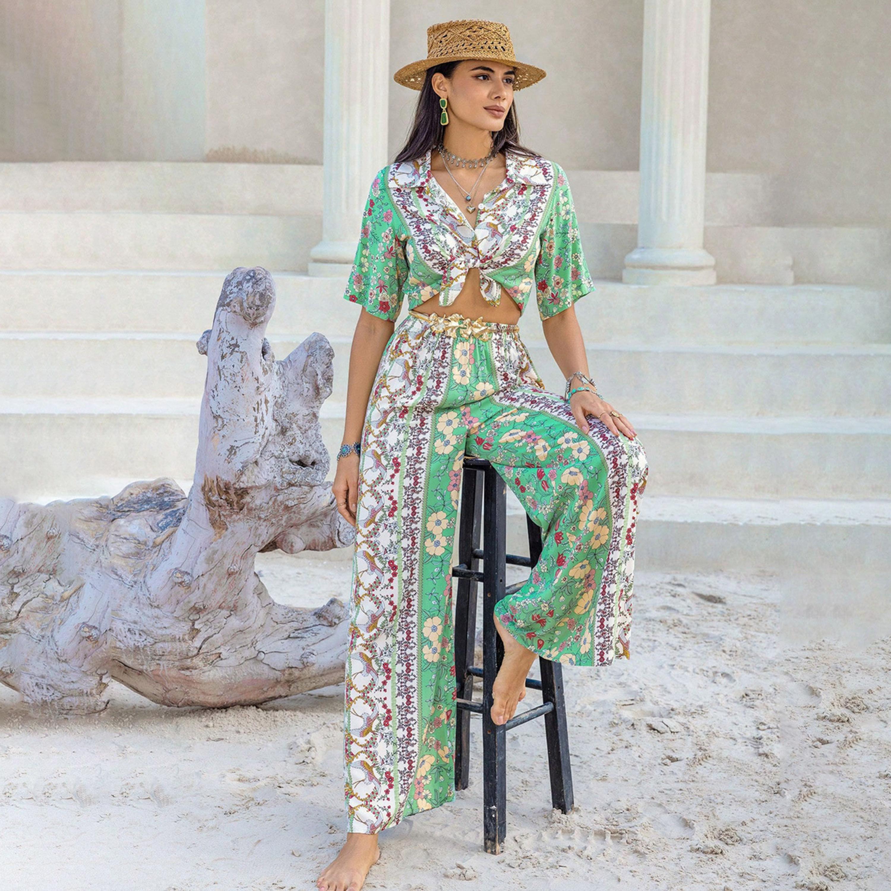 راستي دستي × ستايلي-  طقم قطعتان بلوزة نسائية مطبوعة بالورود مع بنطال واسع الساق-women-clothing-coordsets-image-5