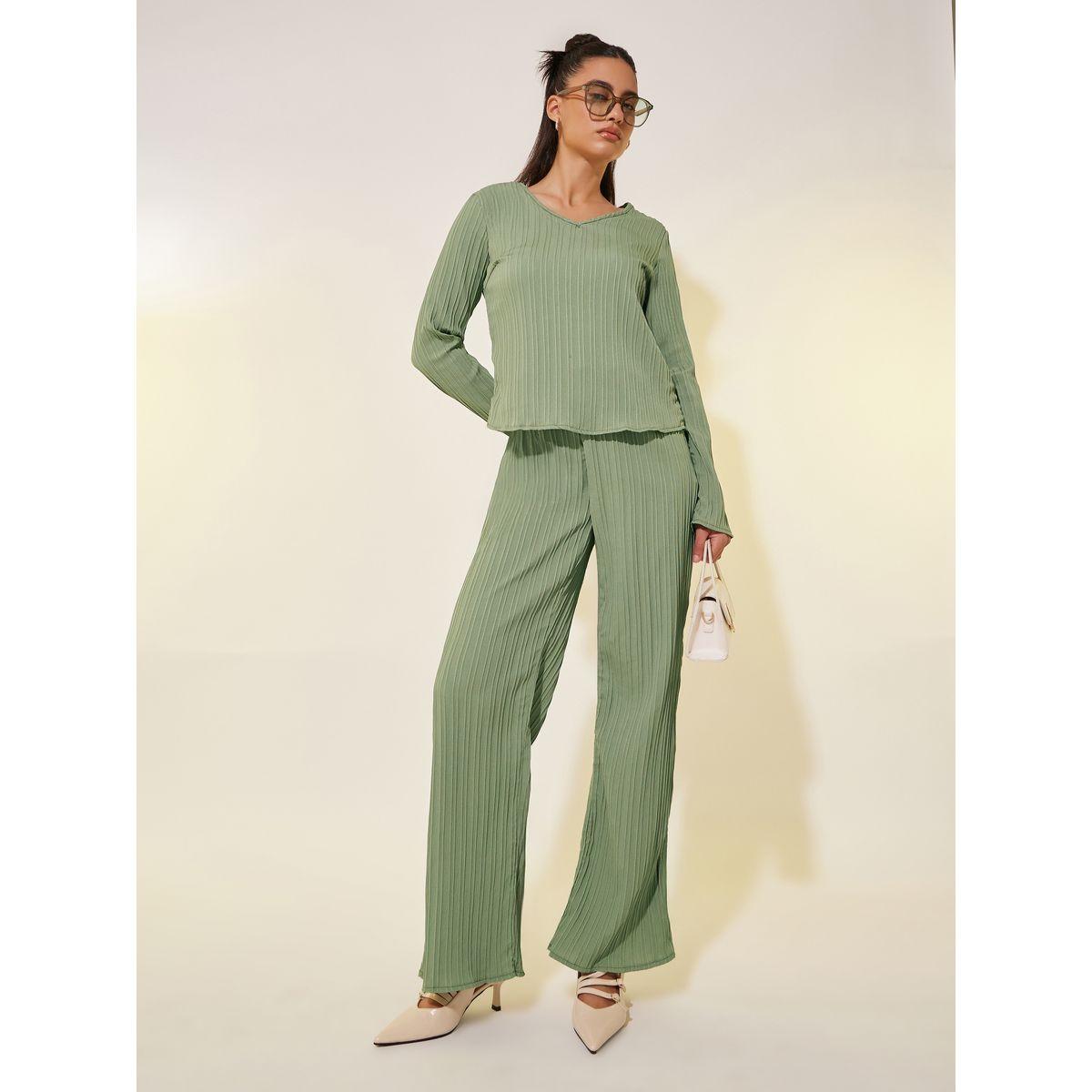 طقم منسق من بنطال وبلوزة بتفاصيل بارزة الملمس-women-clothing-coordsets-image-2