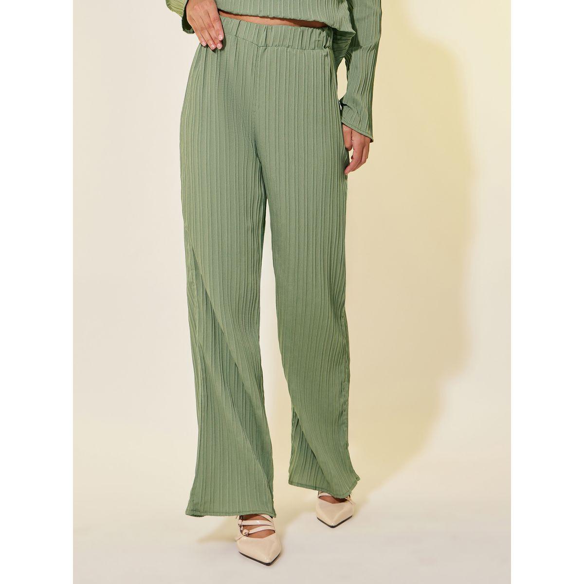 طقم منسق من بنطال وبلوزة بتفاصيل بارزة الملمس-women-clothing-coordsets-image-5