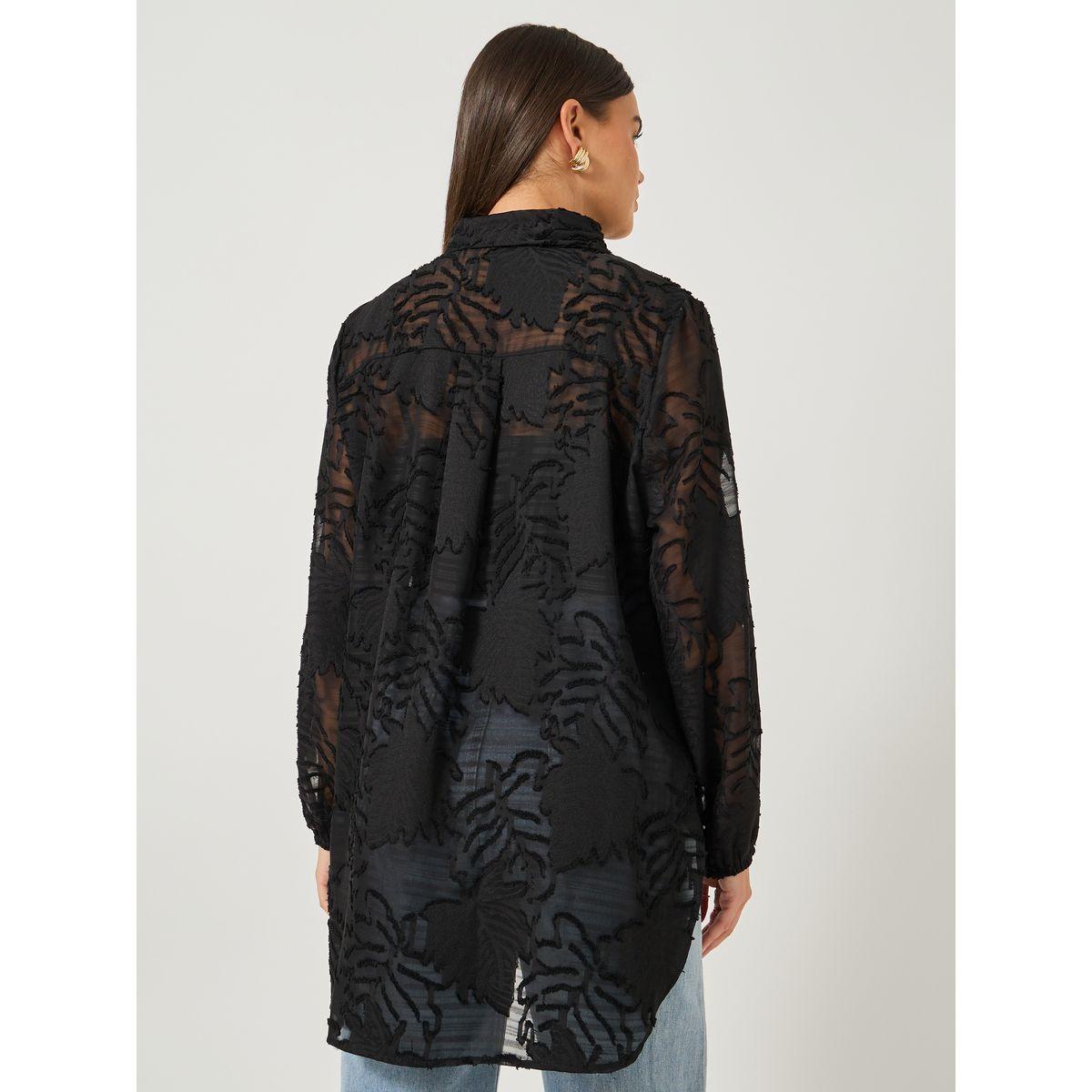 بلوزة بتفاصيل بارزة الملمس وياقة سبريد-women-clothing-shirtsandblouses-shirts-image-4