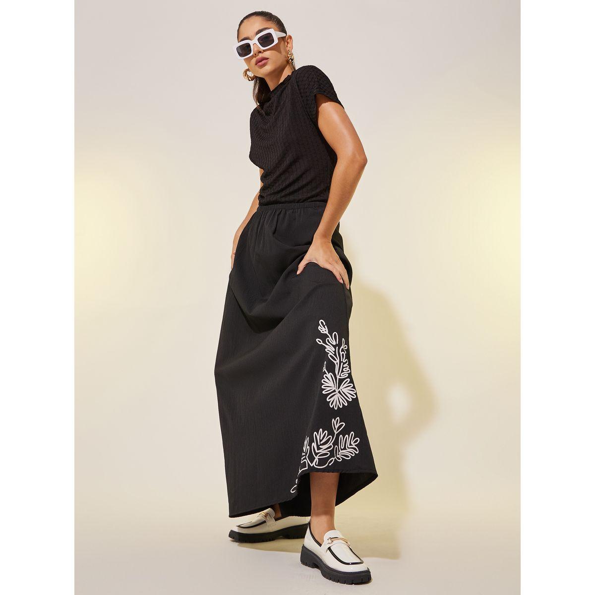 تنورة طويلة بطبعة جرافيك وحافة واسعة-women-clothing-bottoms-skirts-image-1