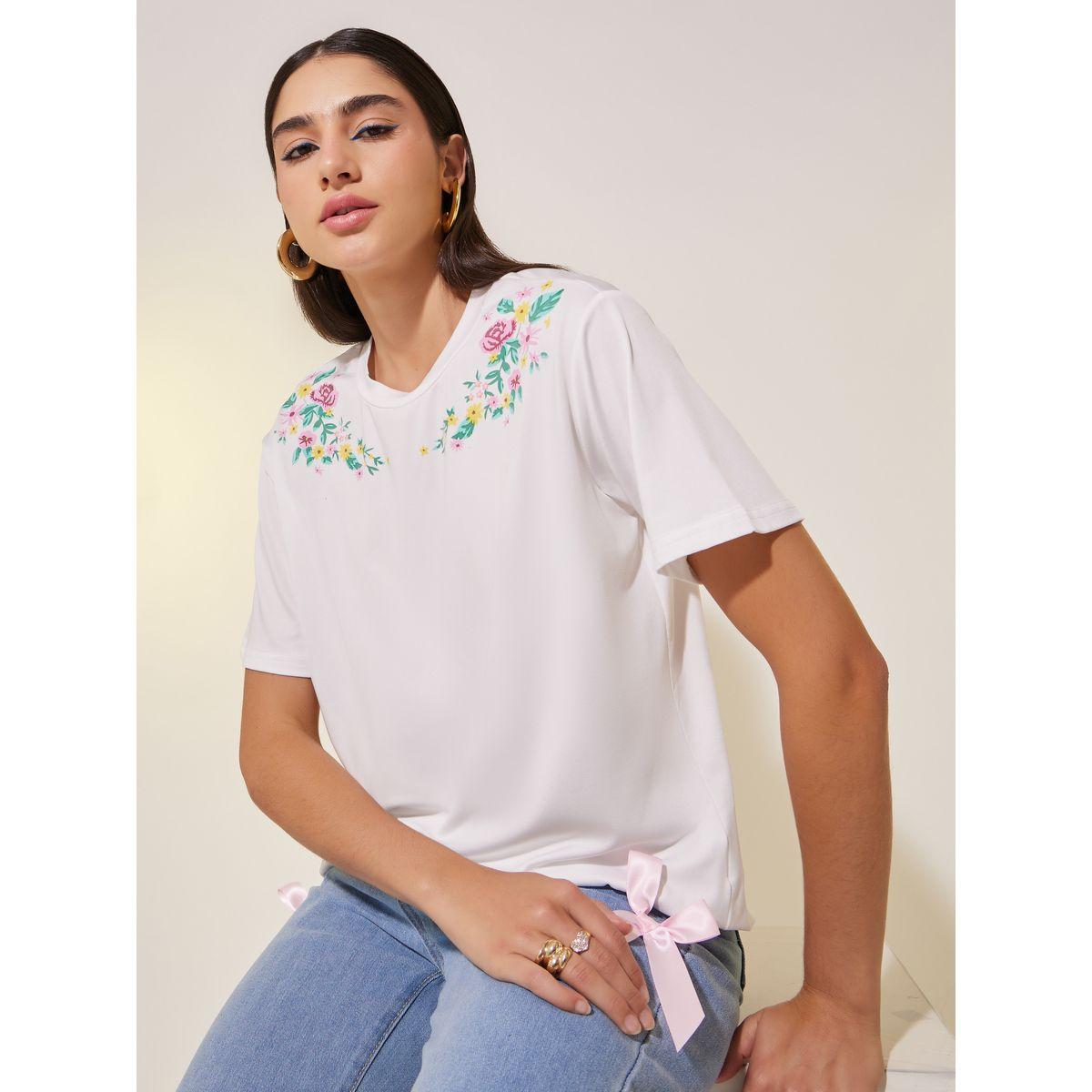 تيشيرت بطبعة جرافيك وياقة دائرية-women-clothing-tshirts-image-1